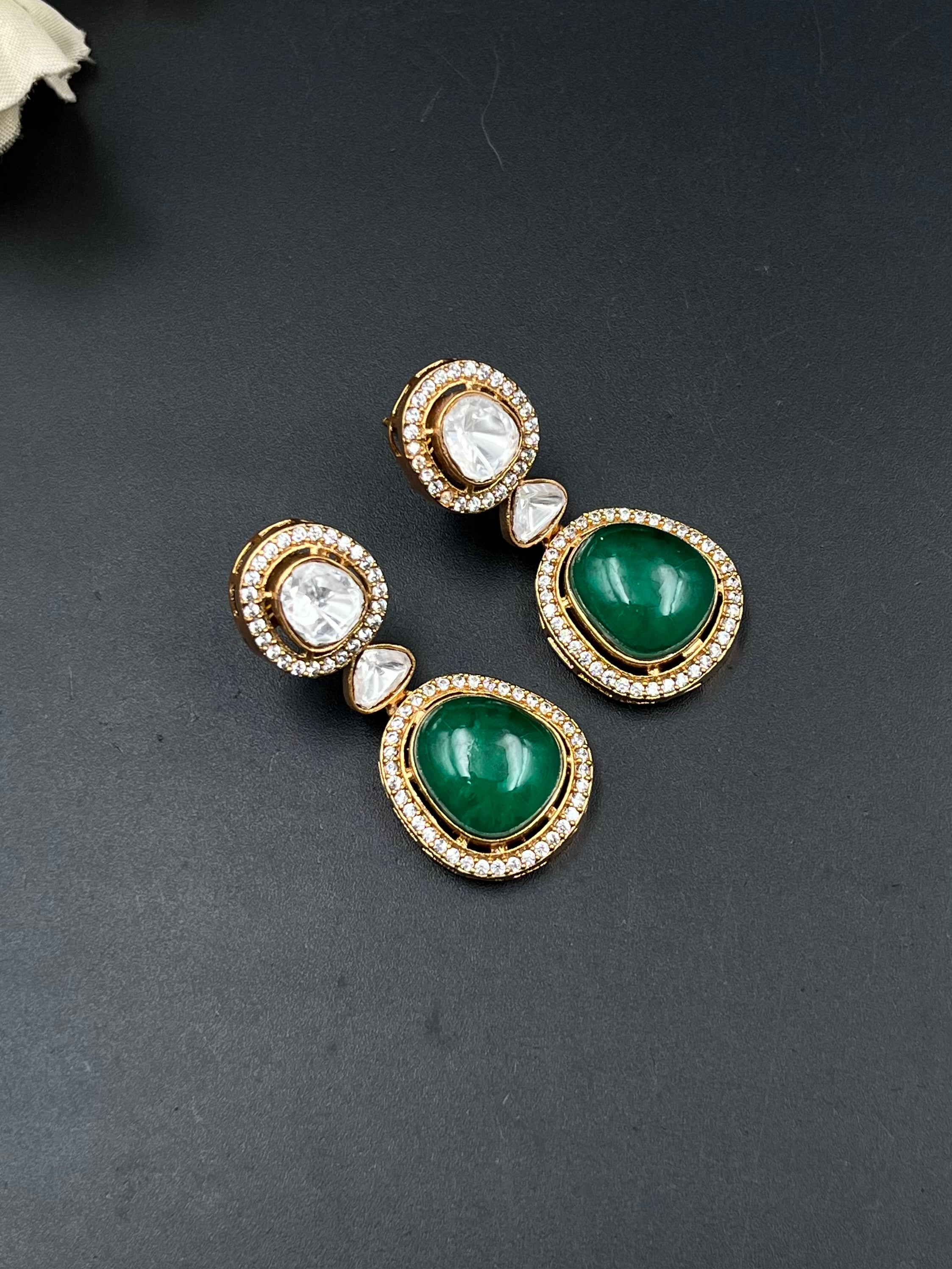 PRA EARRING