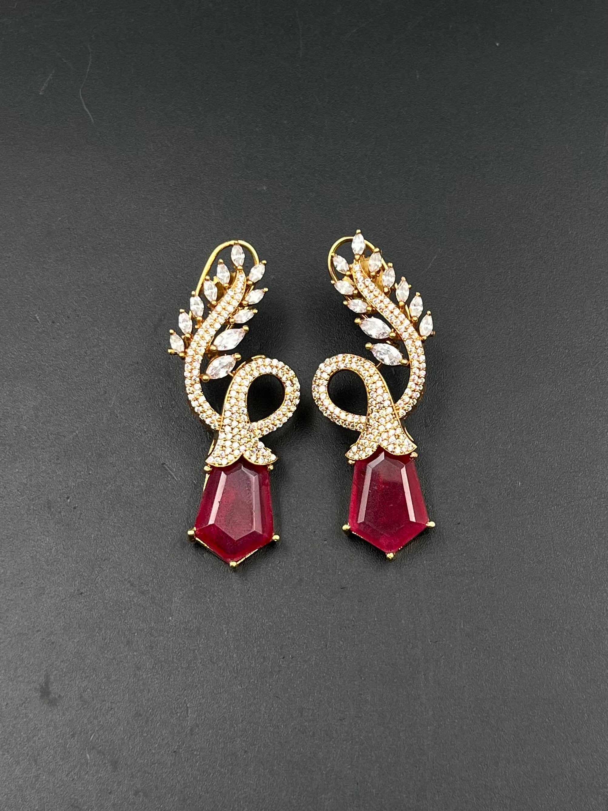 QIVYA EARRING