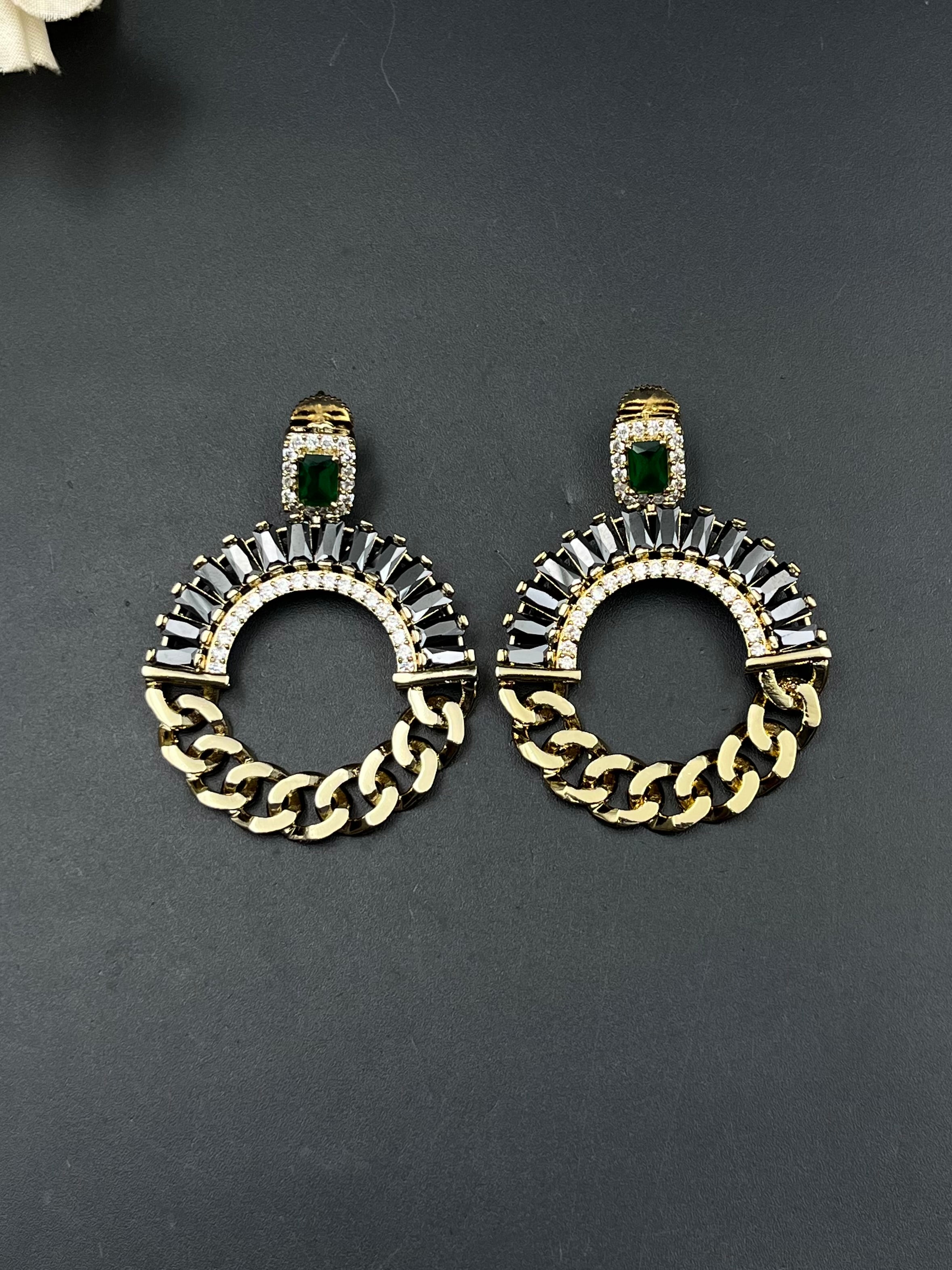 SIYA EARRING