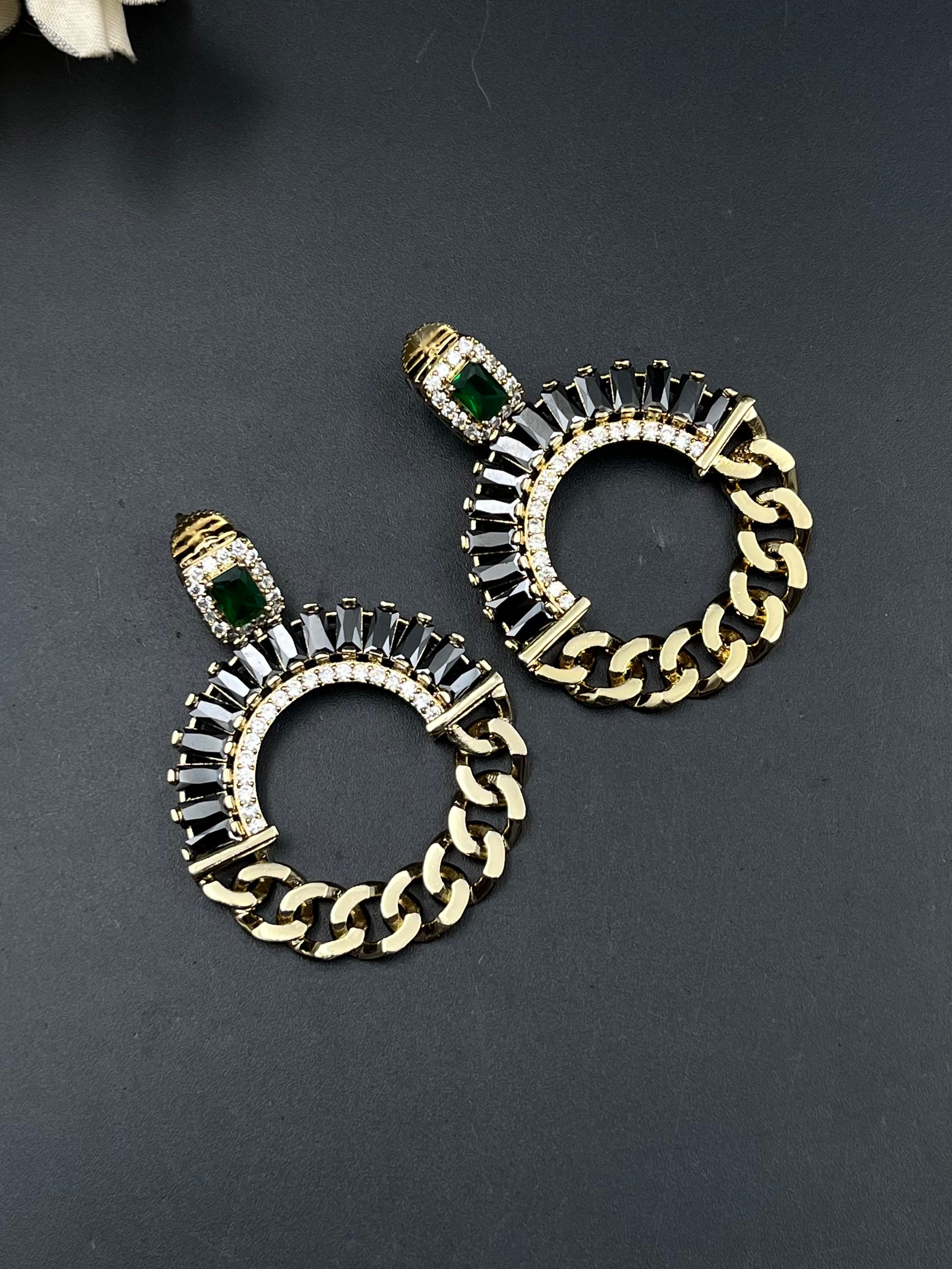 SIYA EARRING