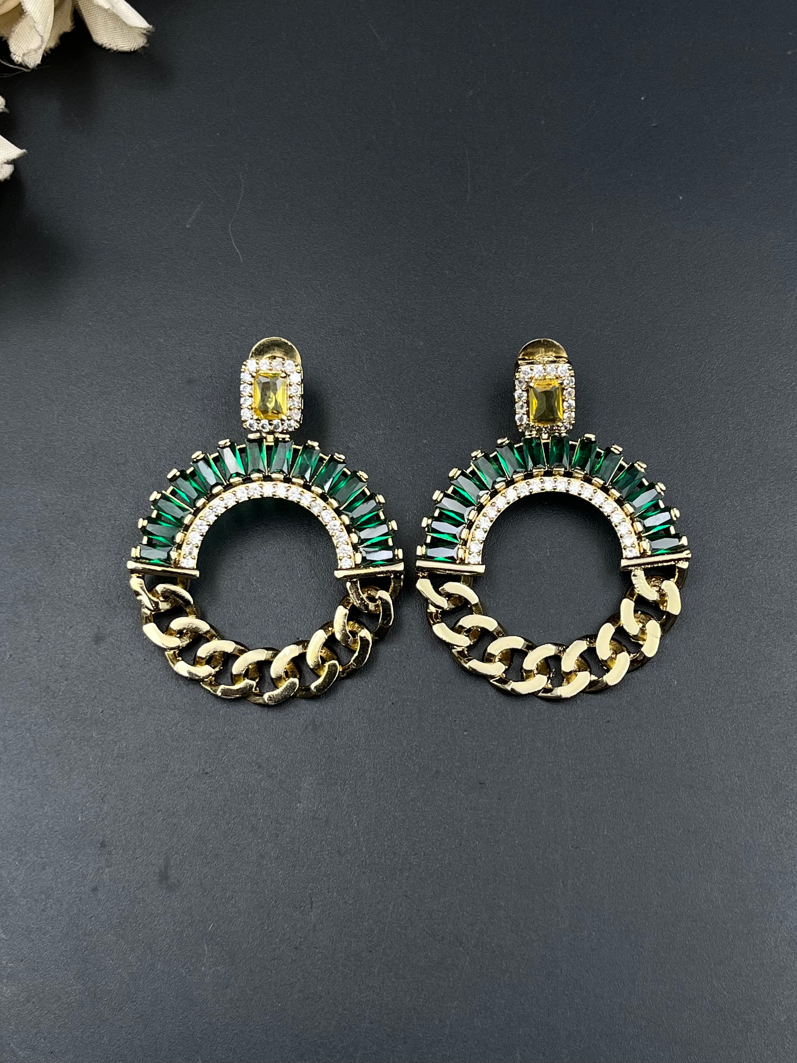 SIYA EARRING