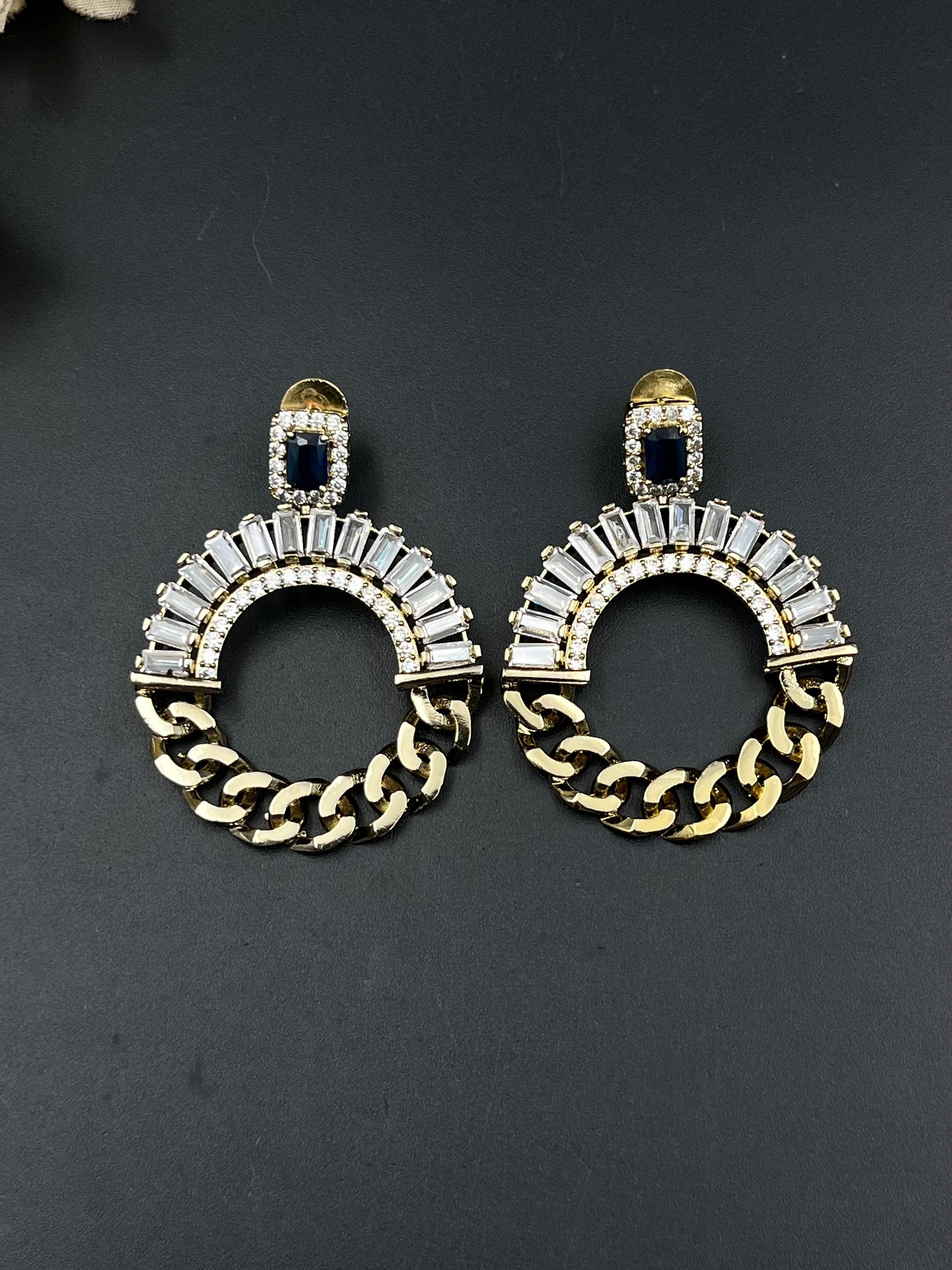 SIYA EARRING