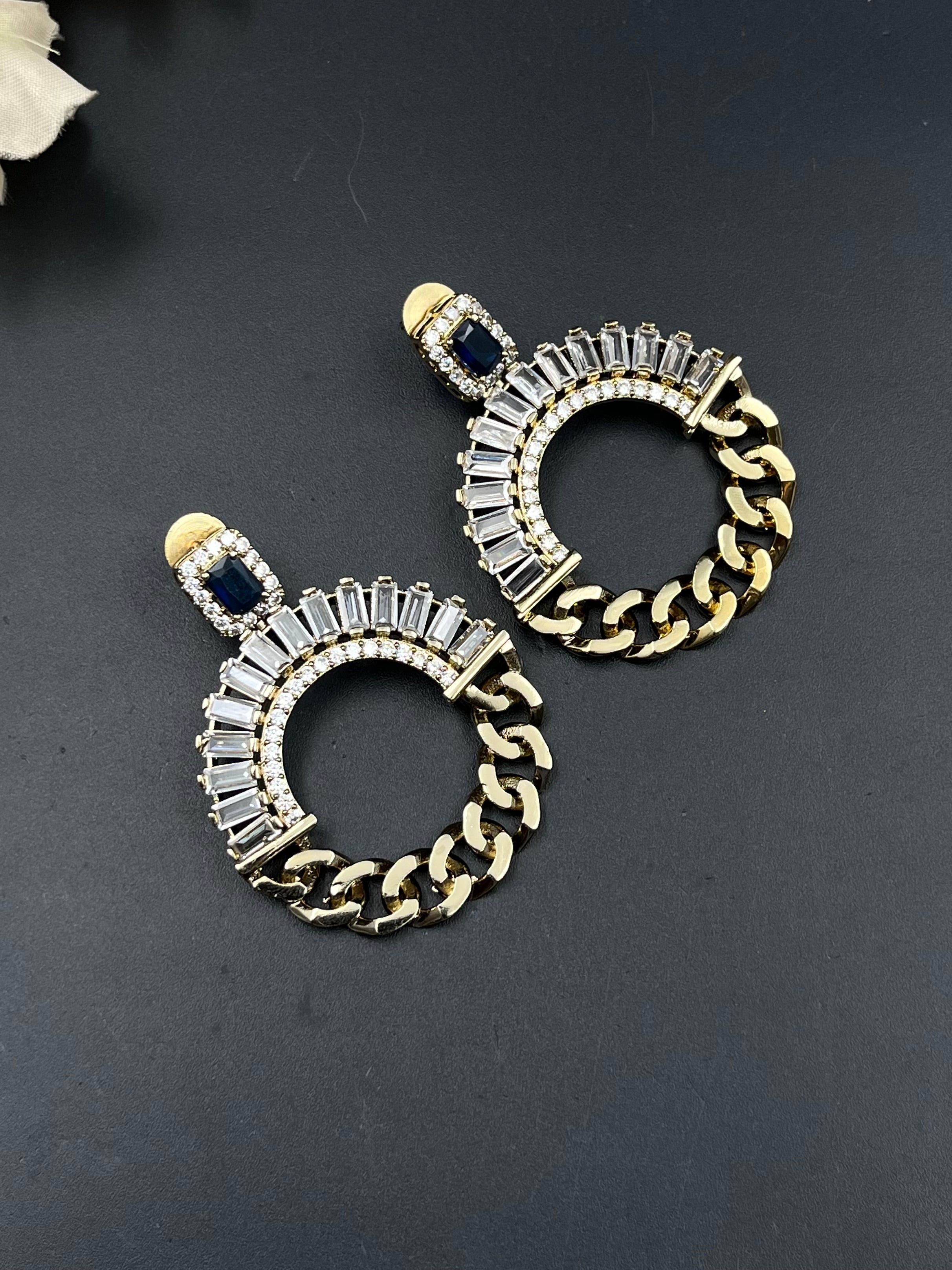 SIYA EARRING
