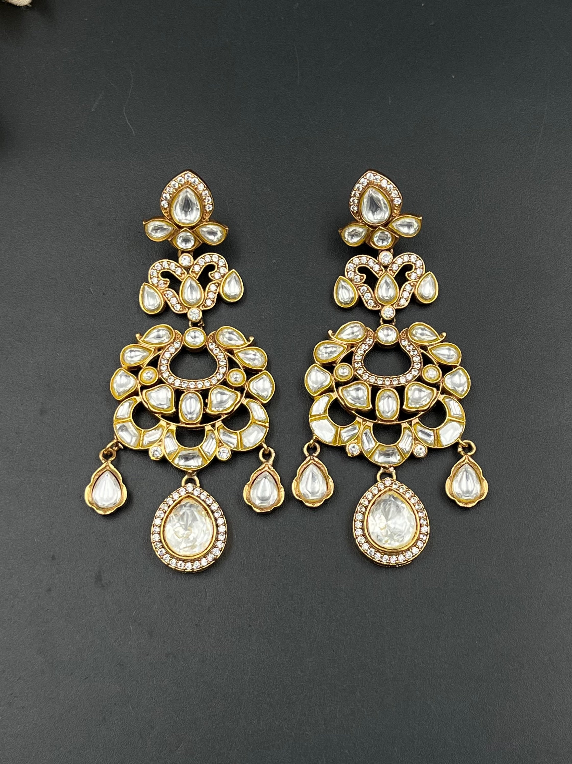 NEETA EARRING