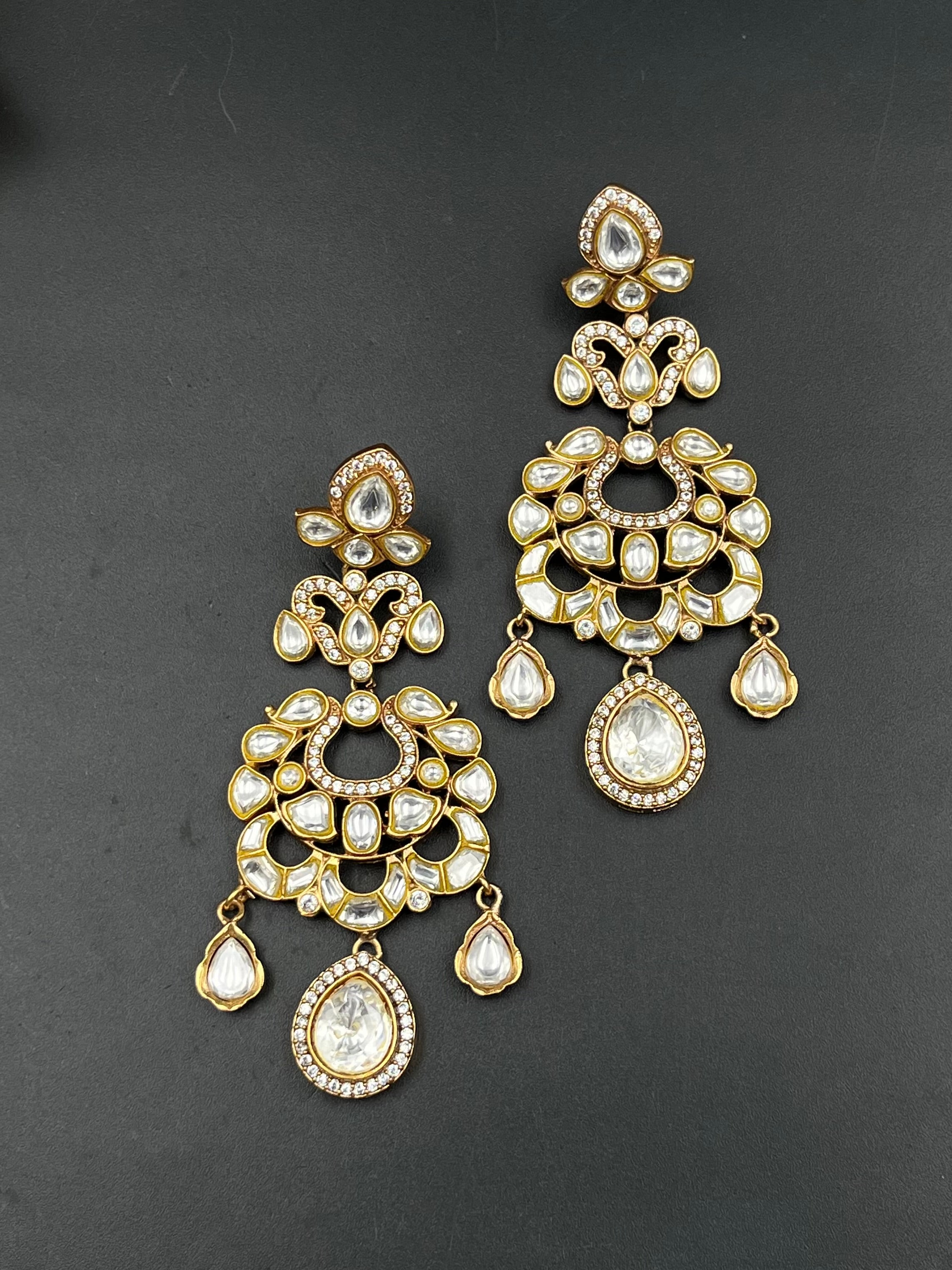NEETA EARRING