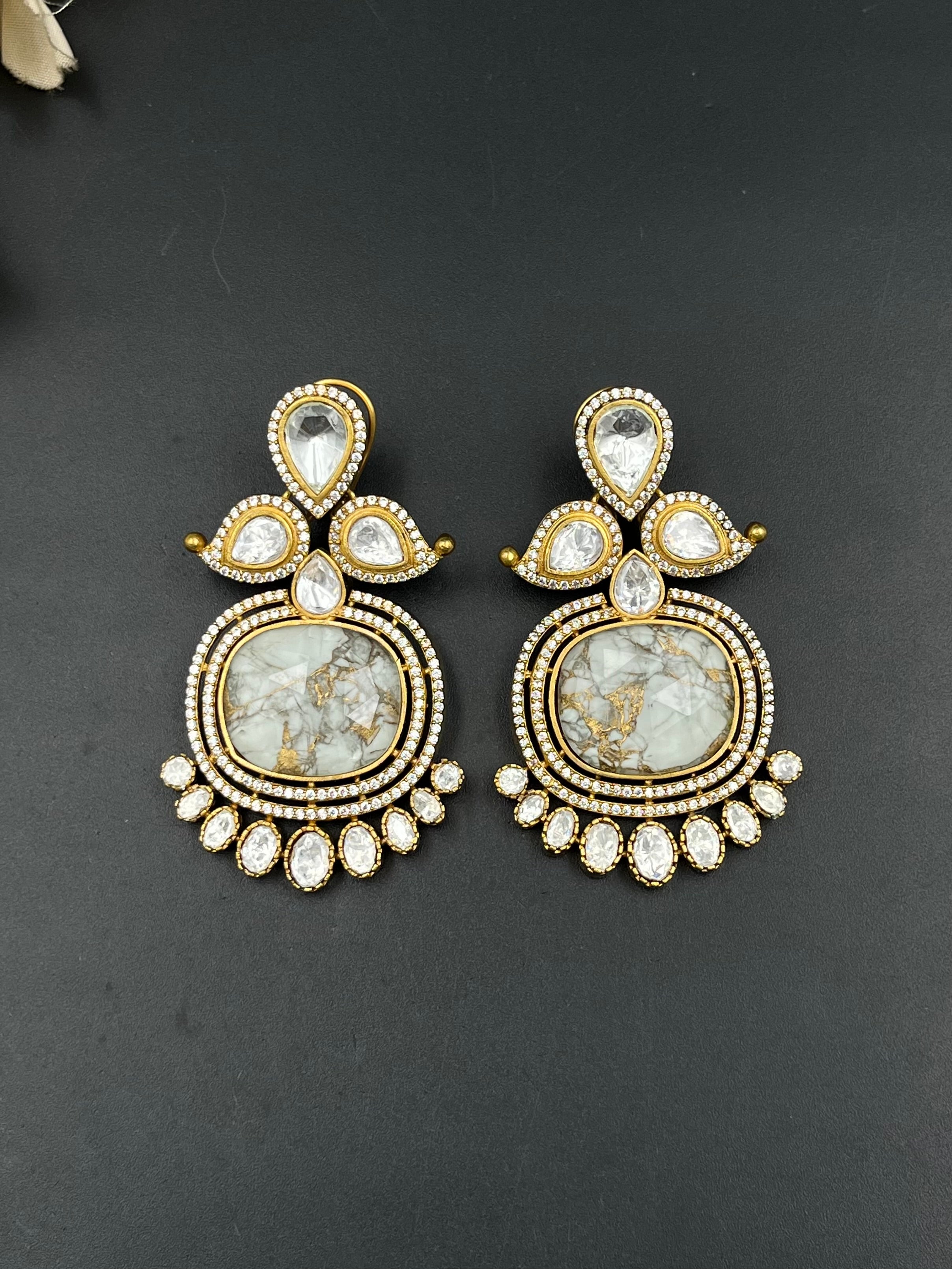 GRAVI EARRING