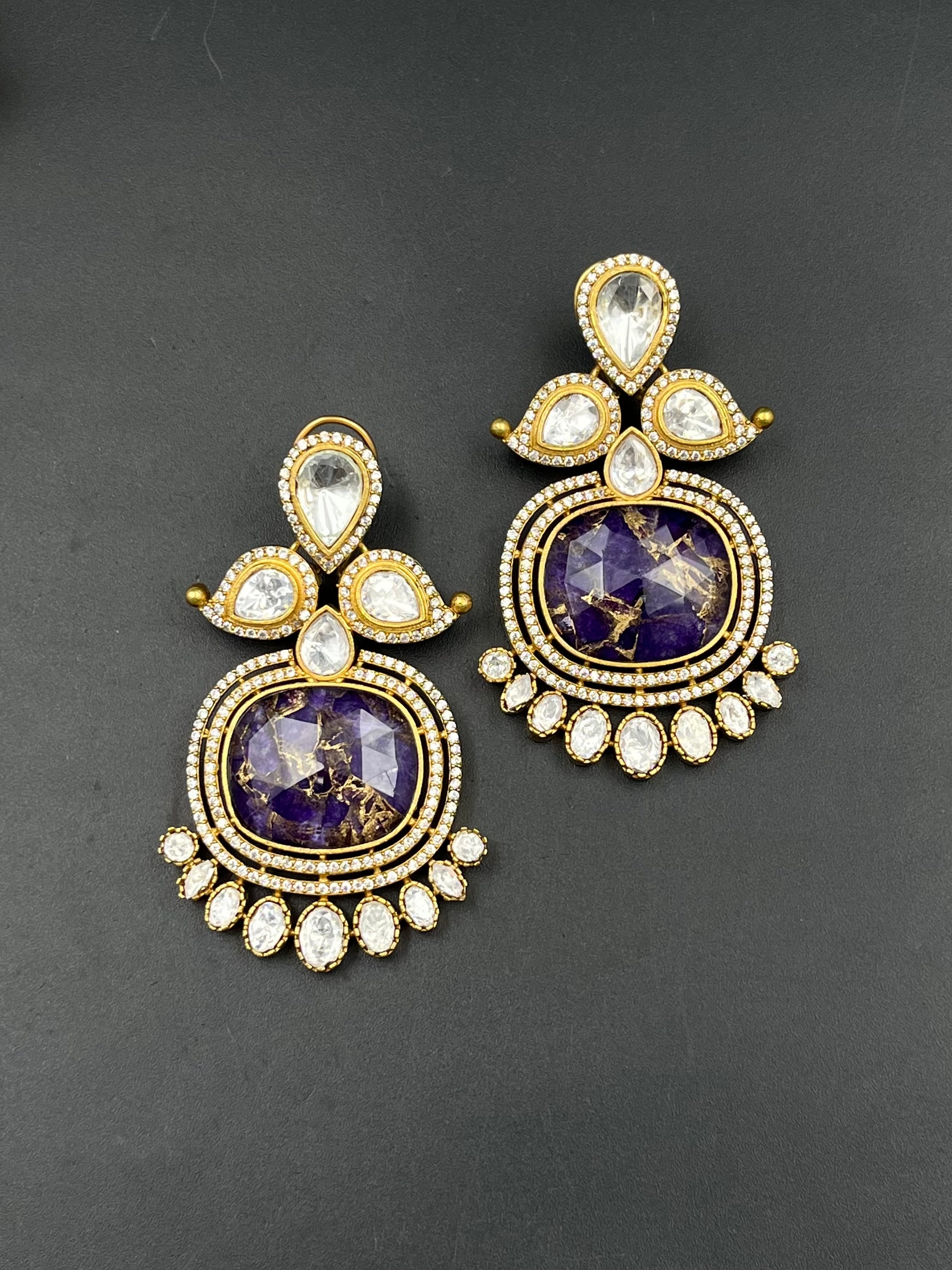 GRAVI EARRING