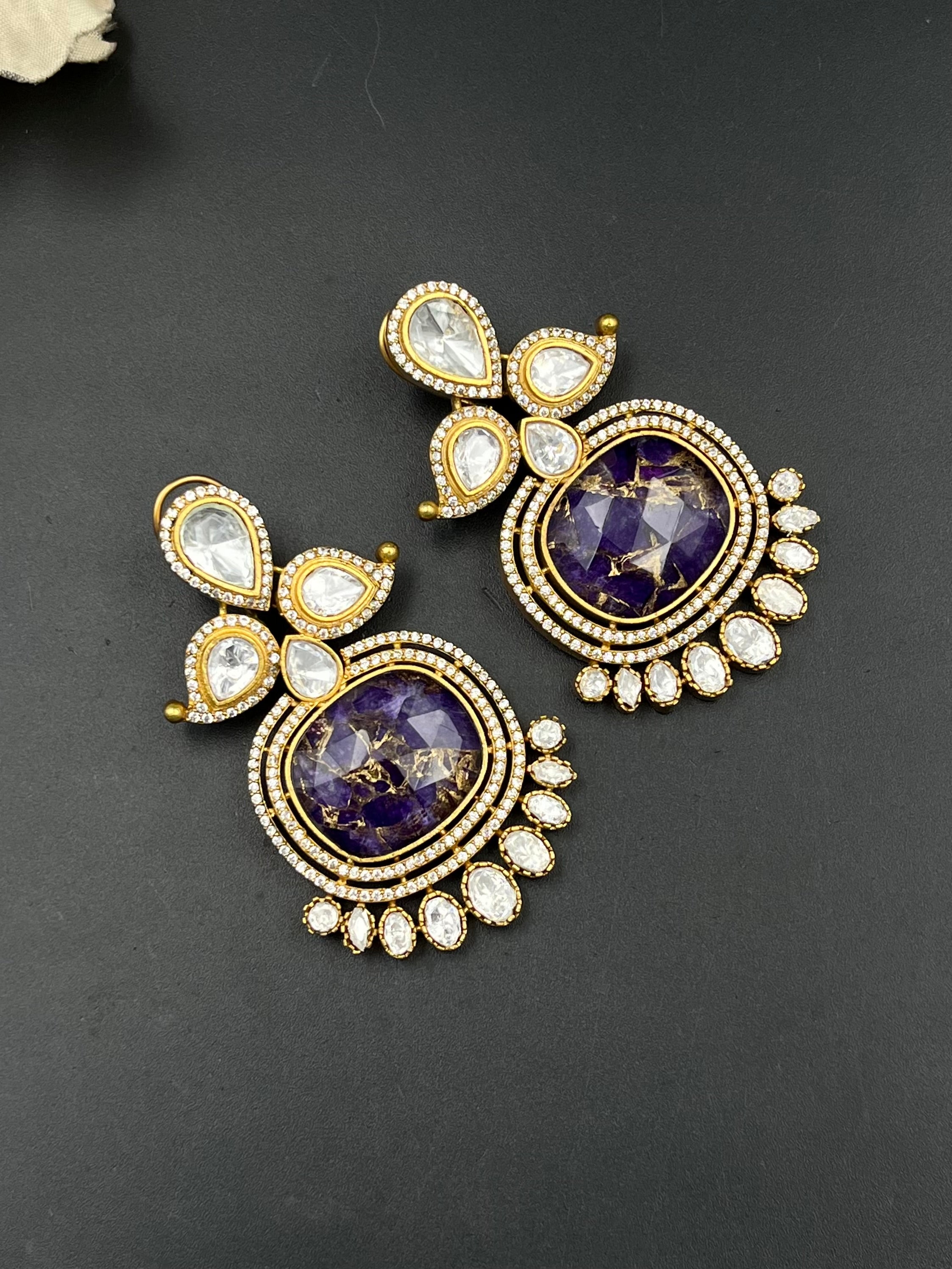 GRAVI EARRING
