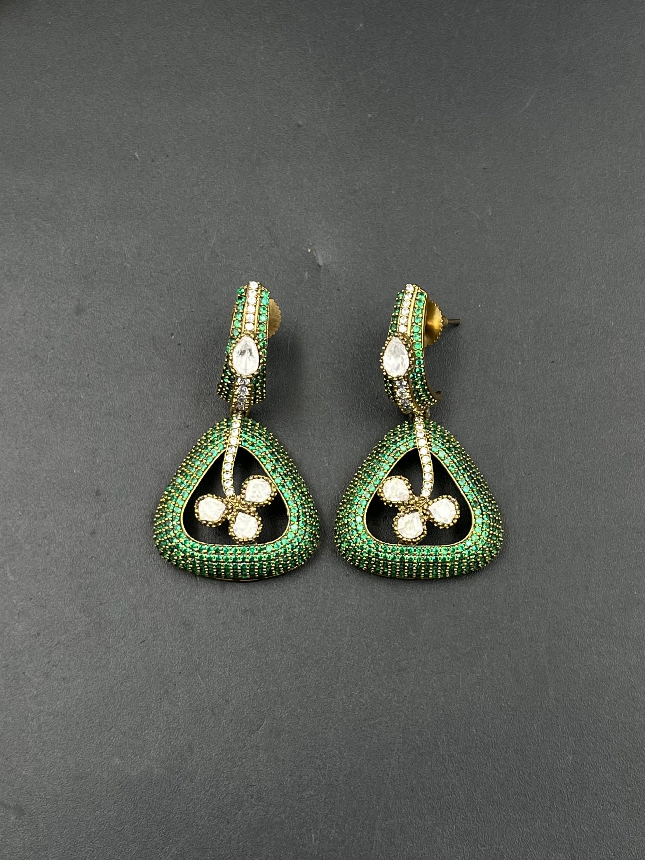 TASI EARRING