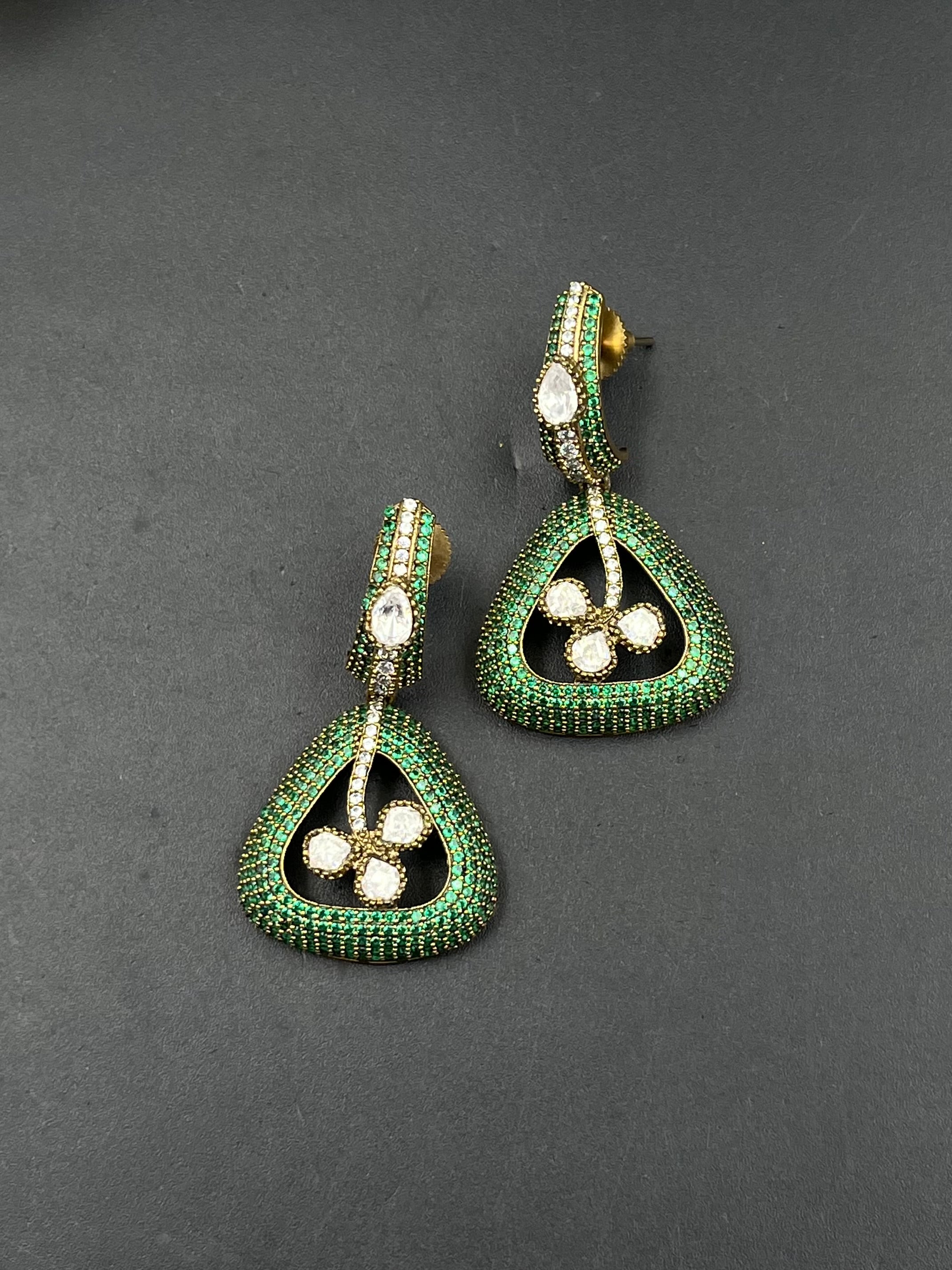 TASI EARRING