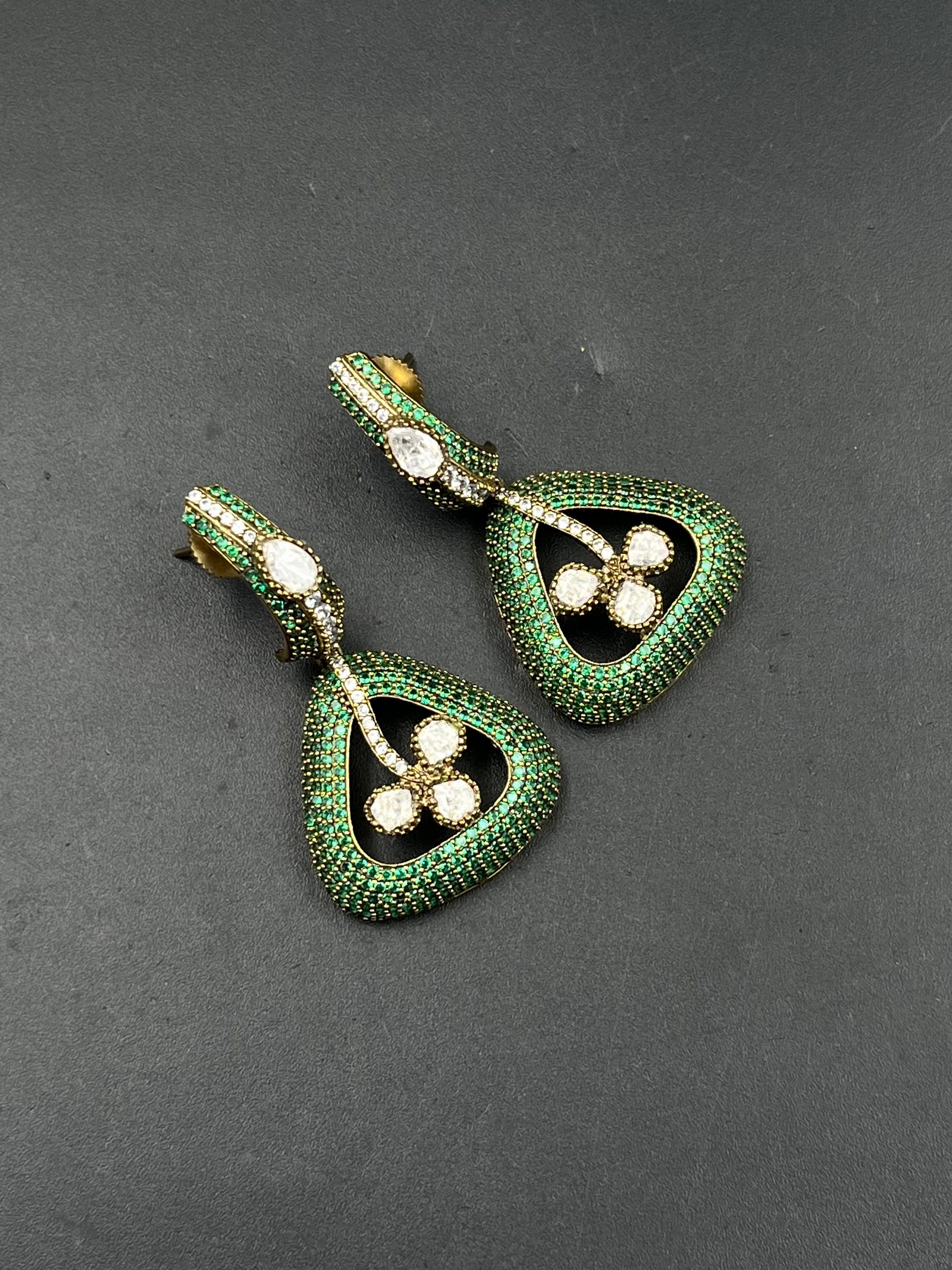 TASI EARRING