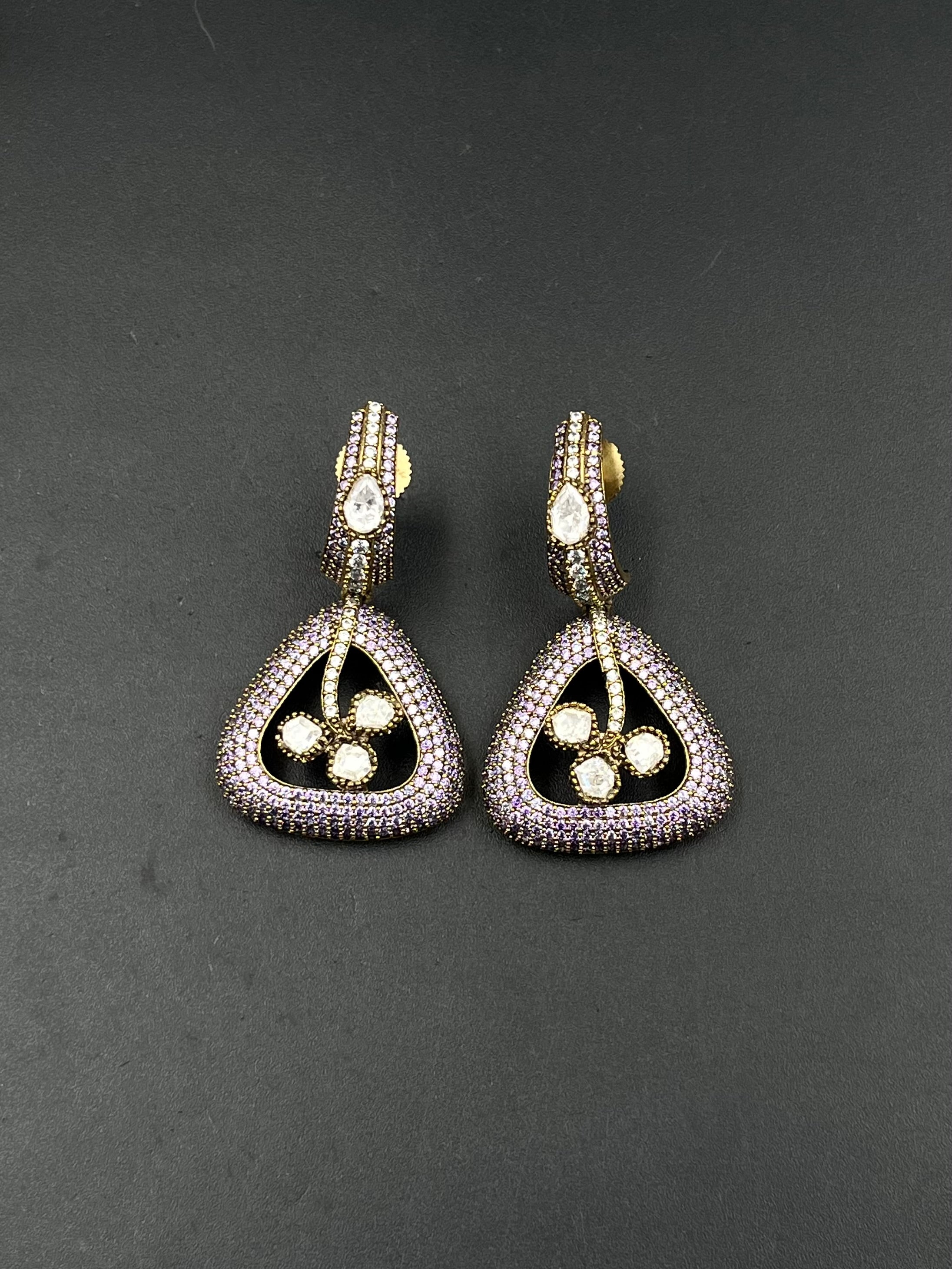 TASI EARRING