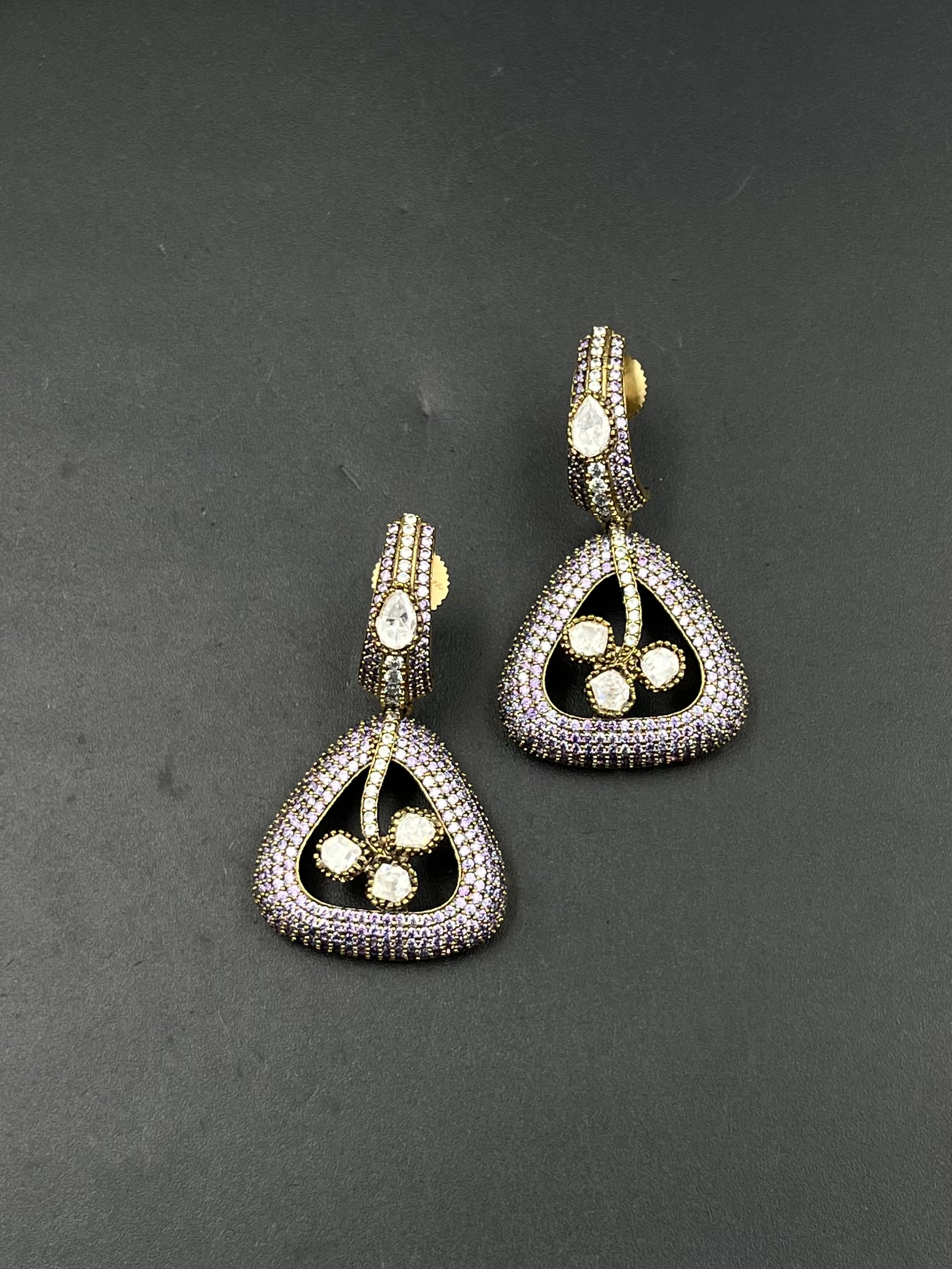 TASI EARRING