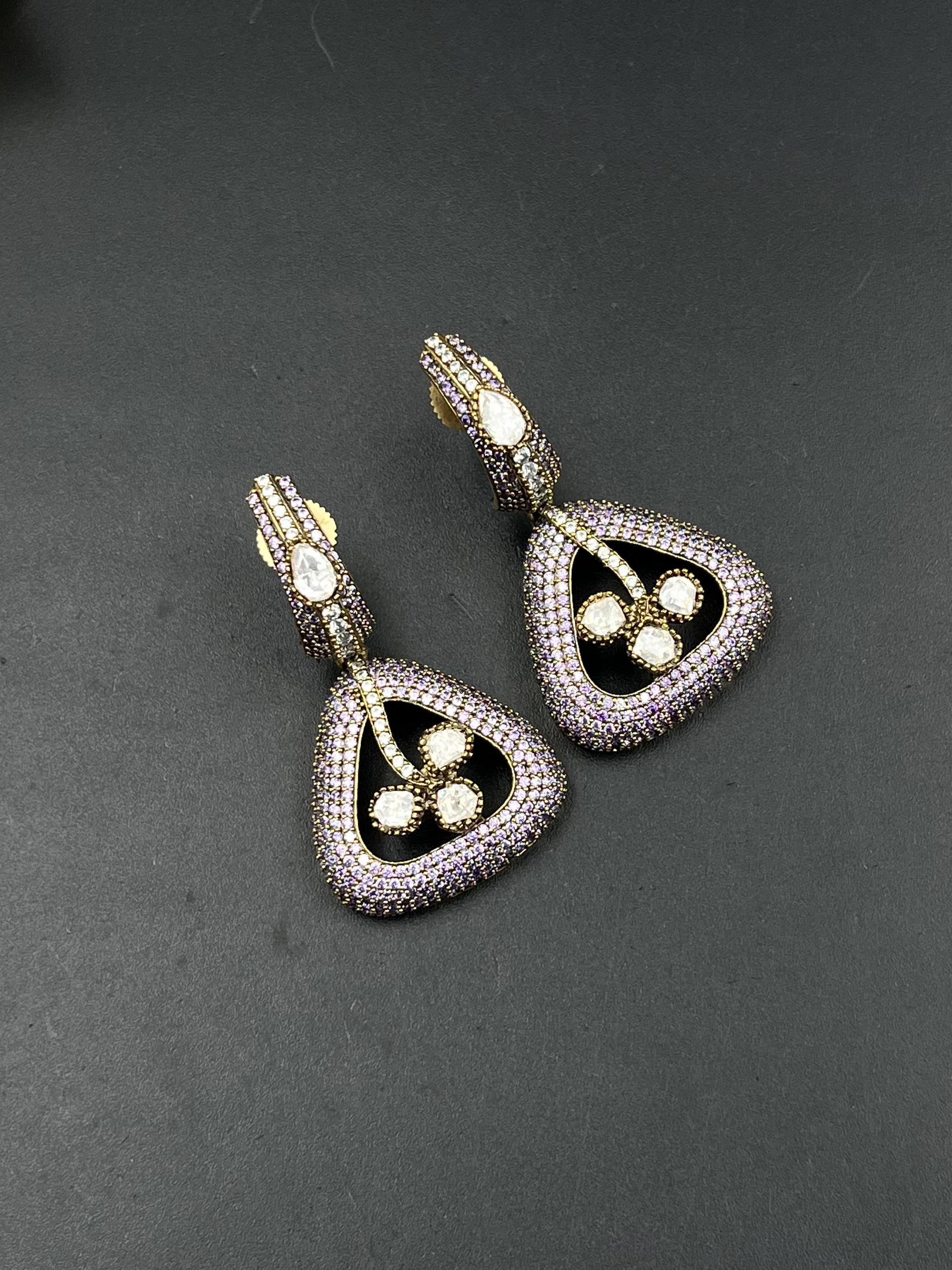 TASI EARRING