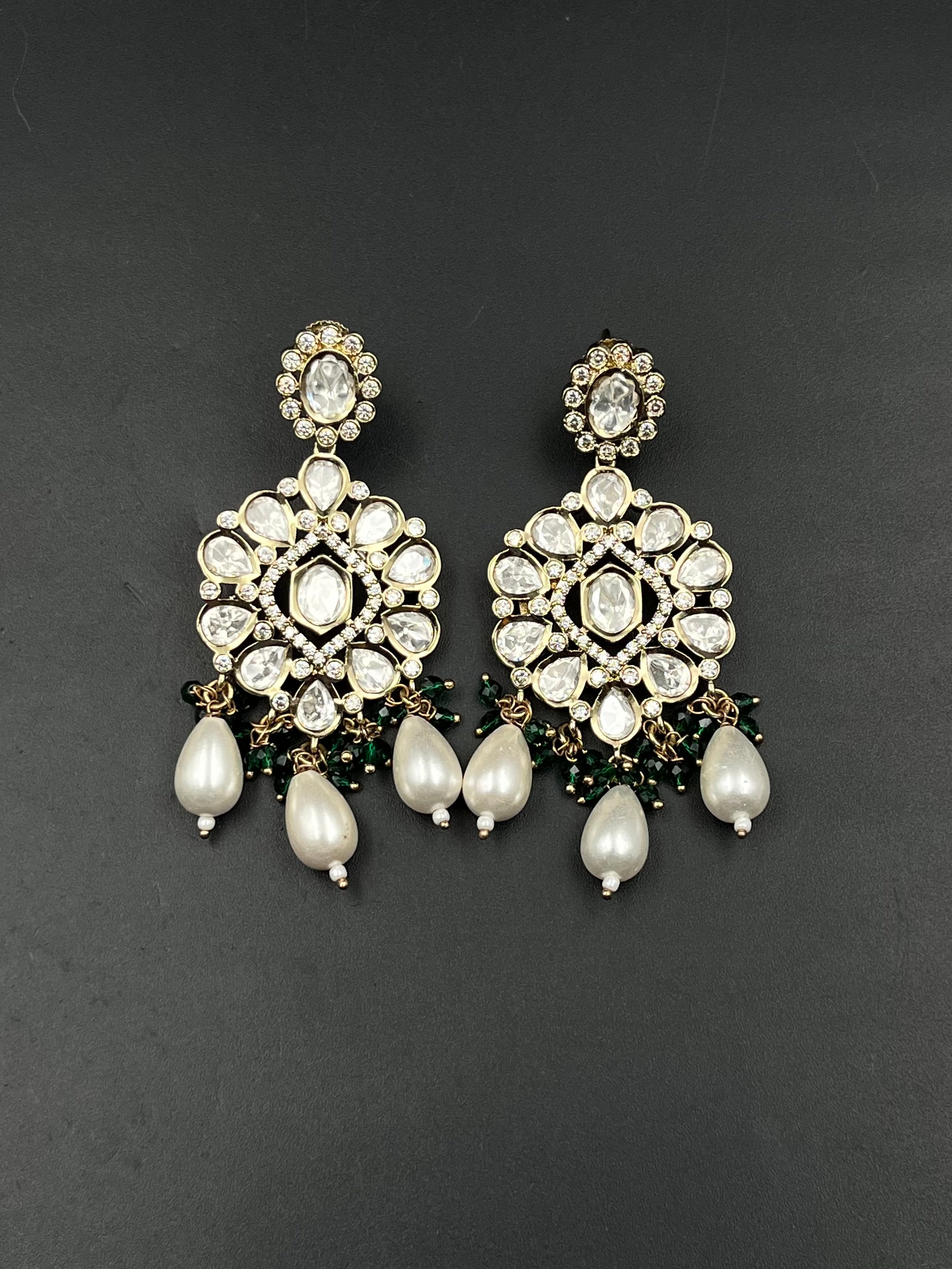 XIYA EARRING