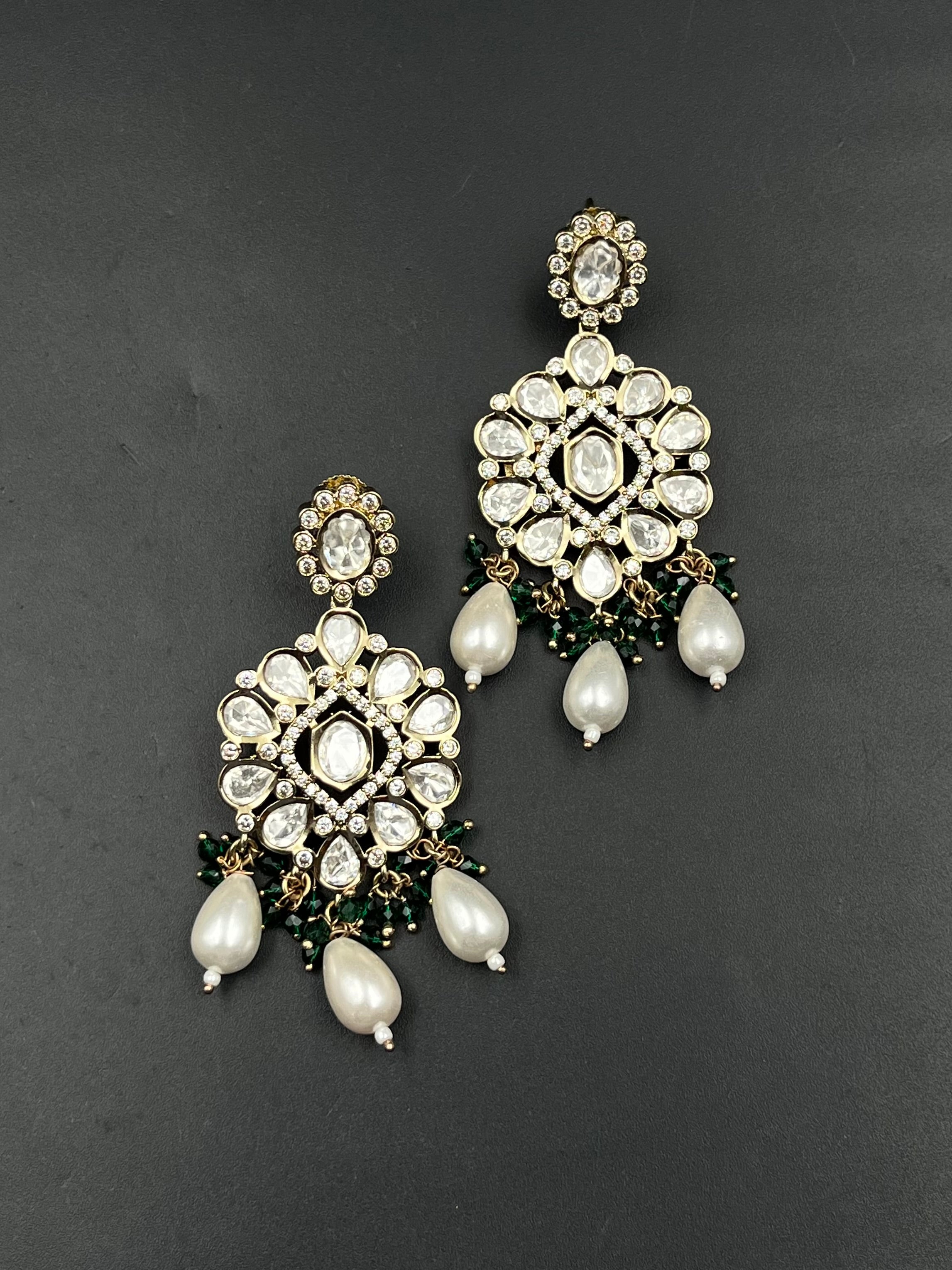 XIYA EARRING
