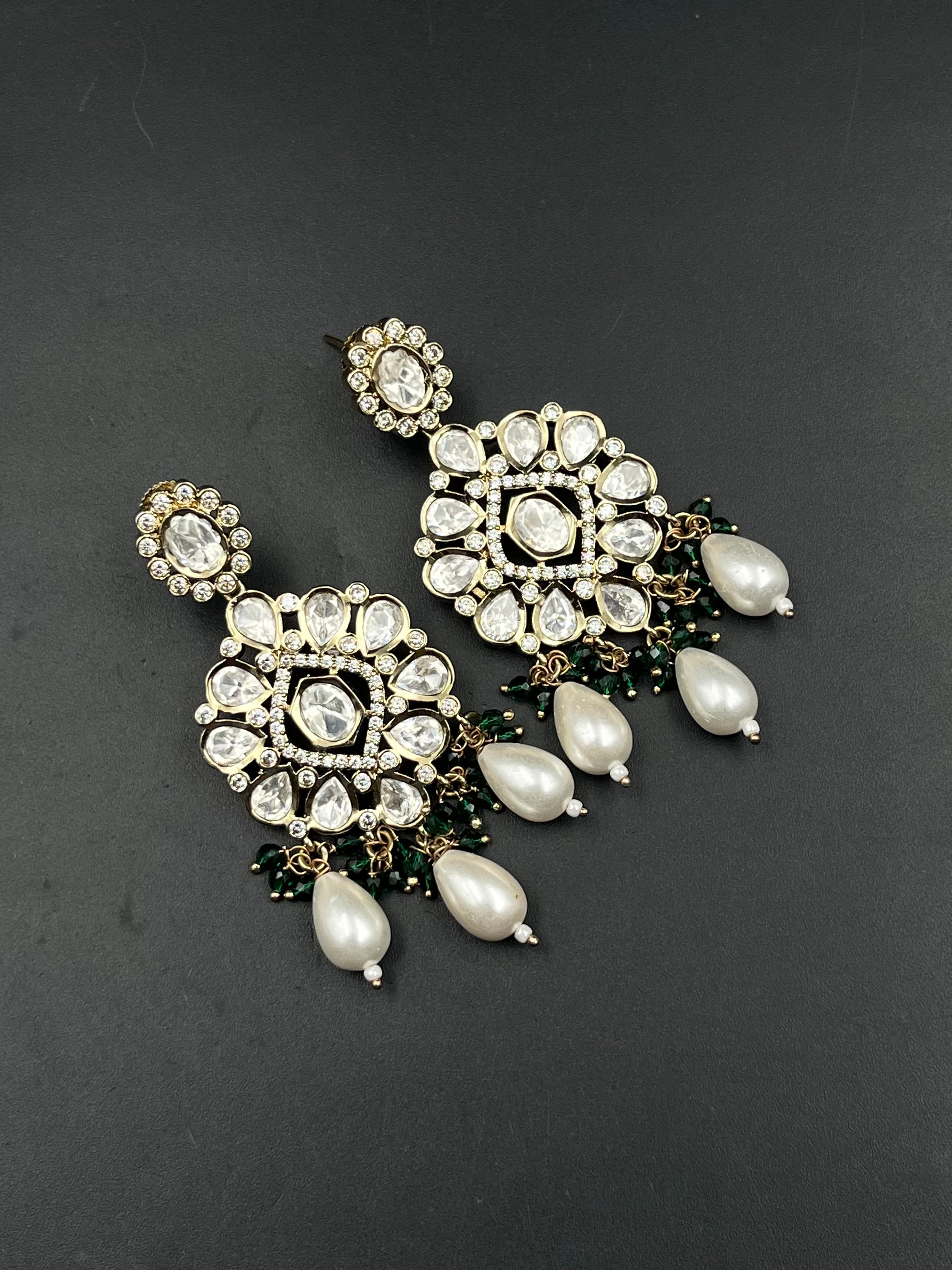 XIYA EARRING