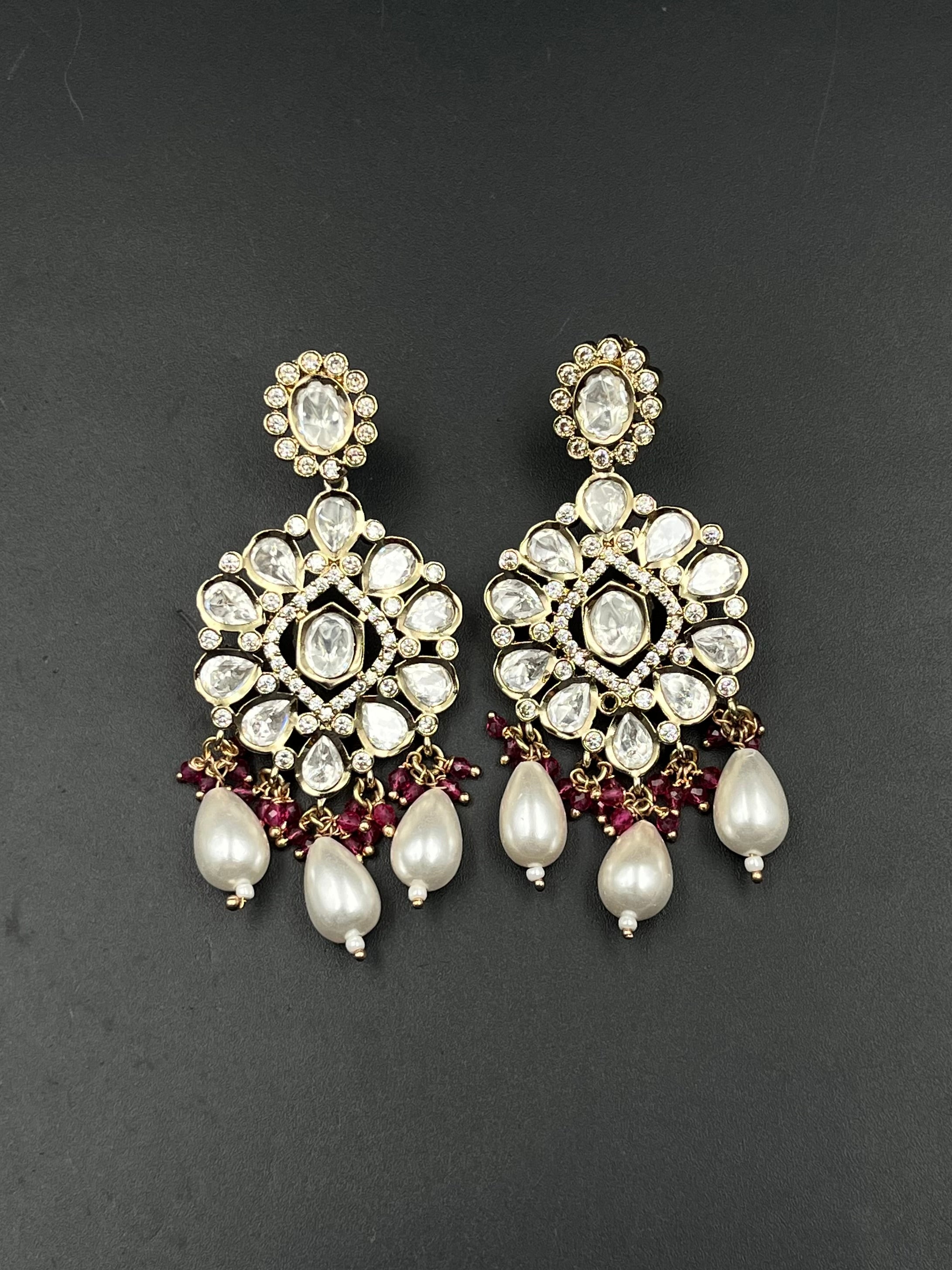 XIYA EARRING