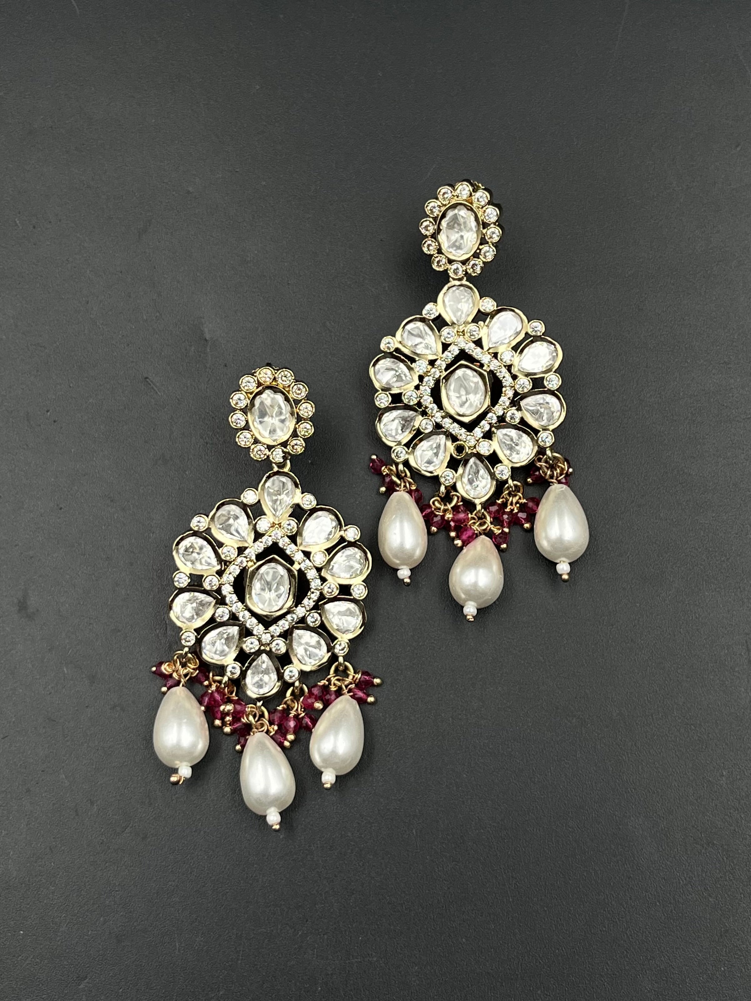 XIYA EARRING