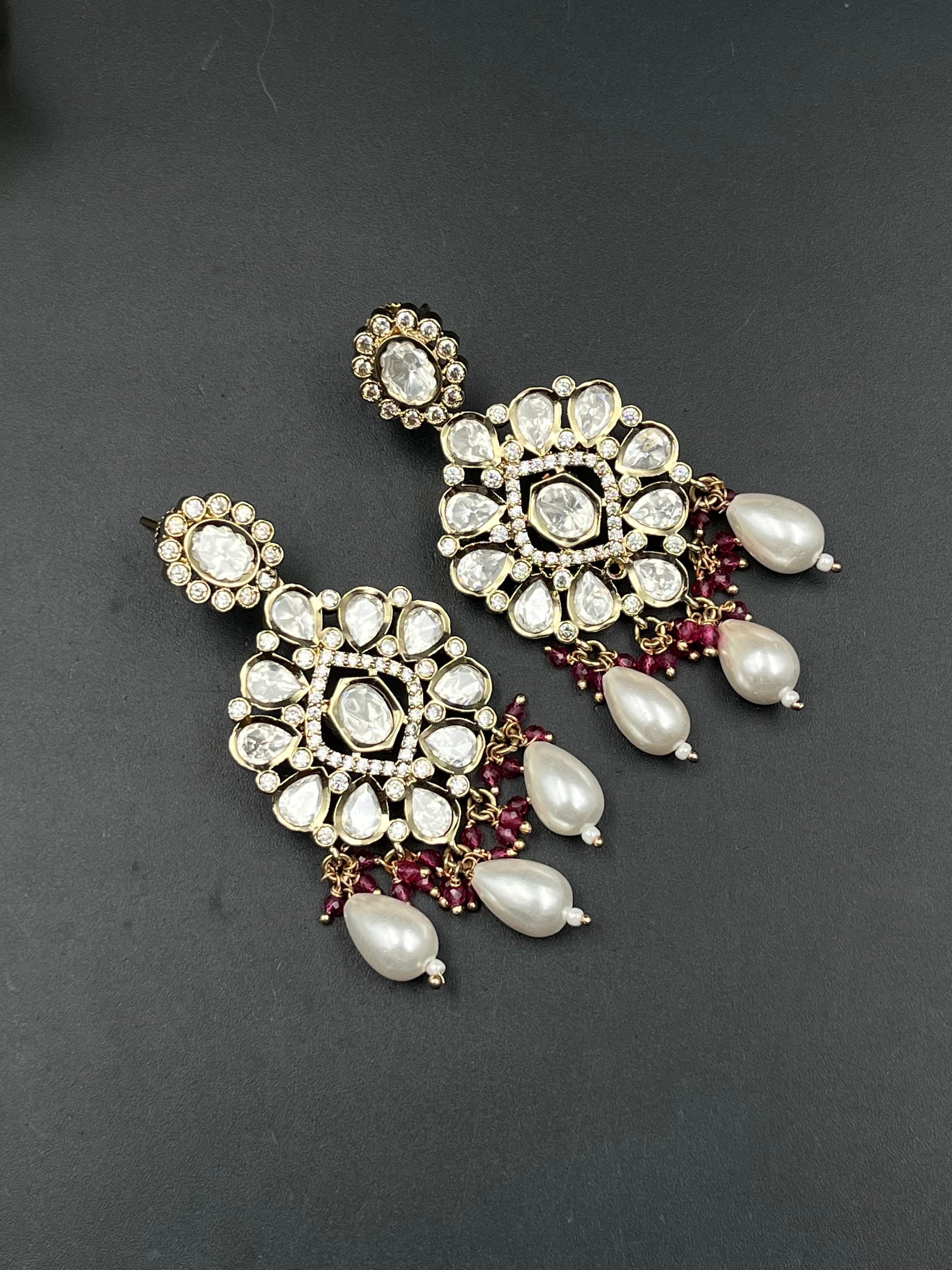 XIYA EARRING