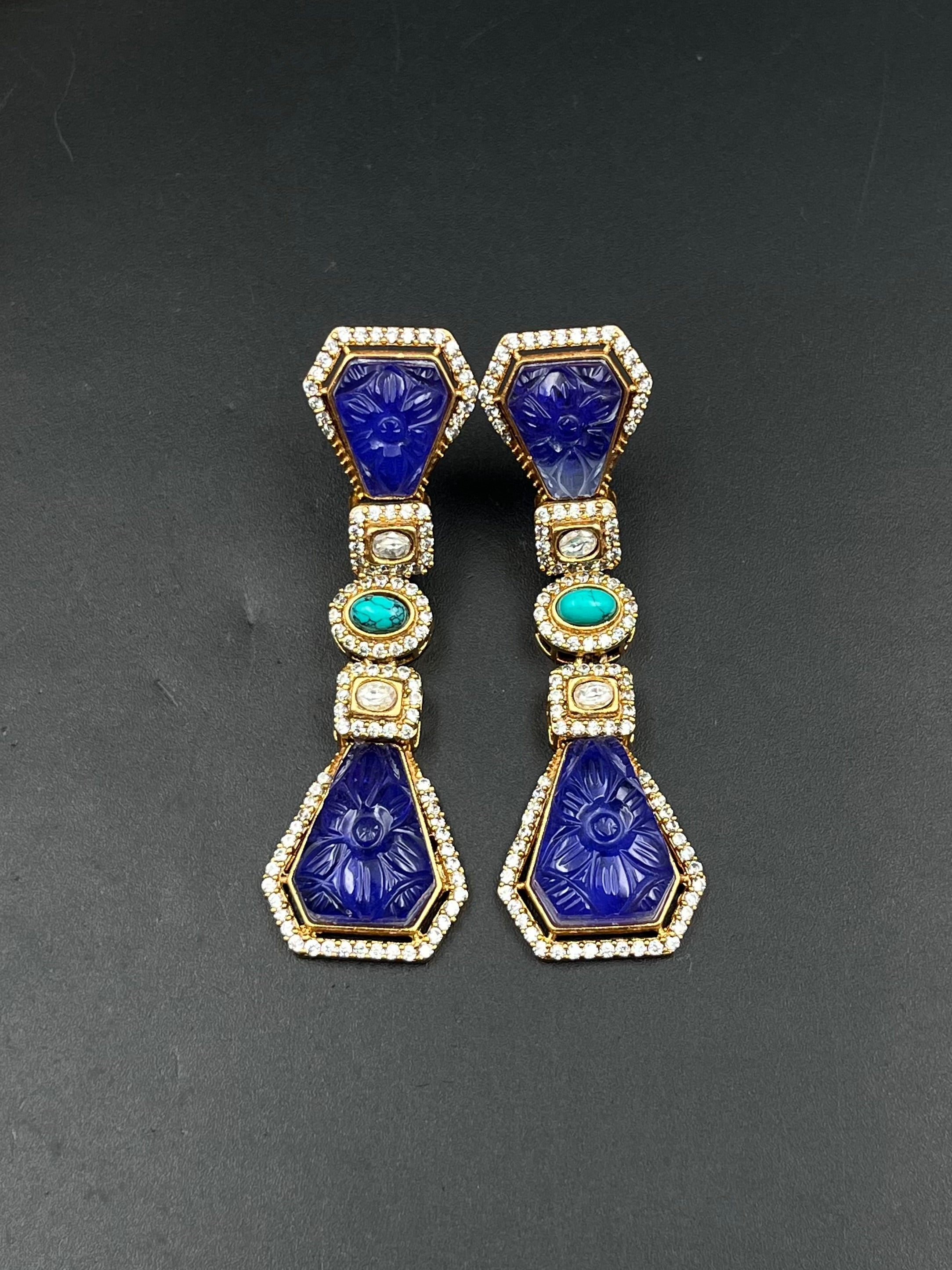 LIKA EARRING