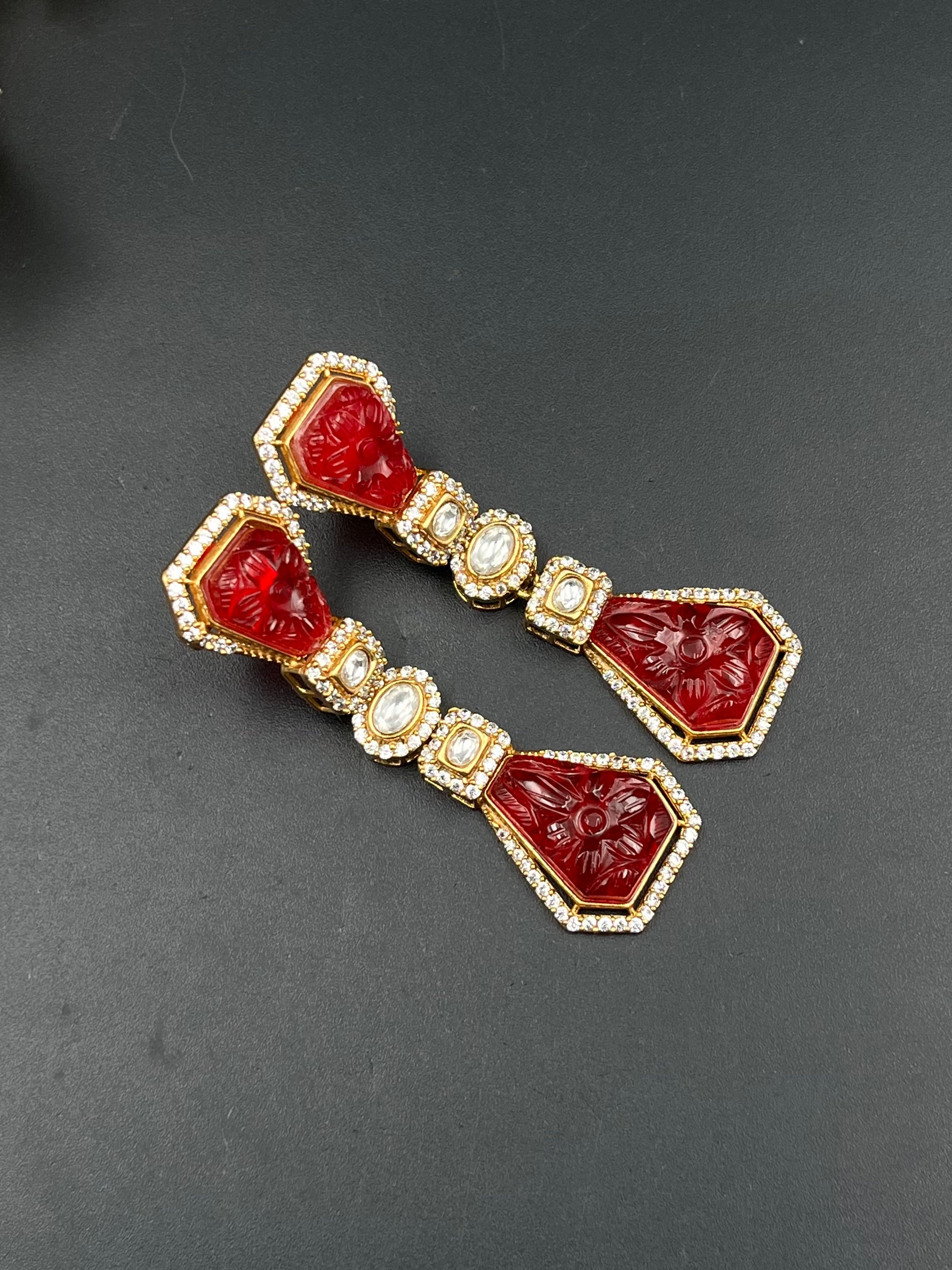 LIKA EARRING