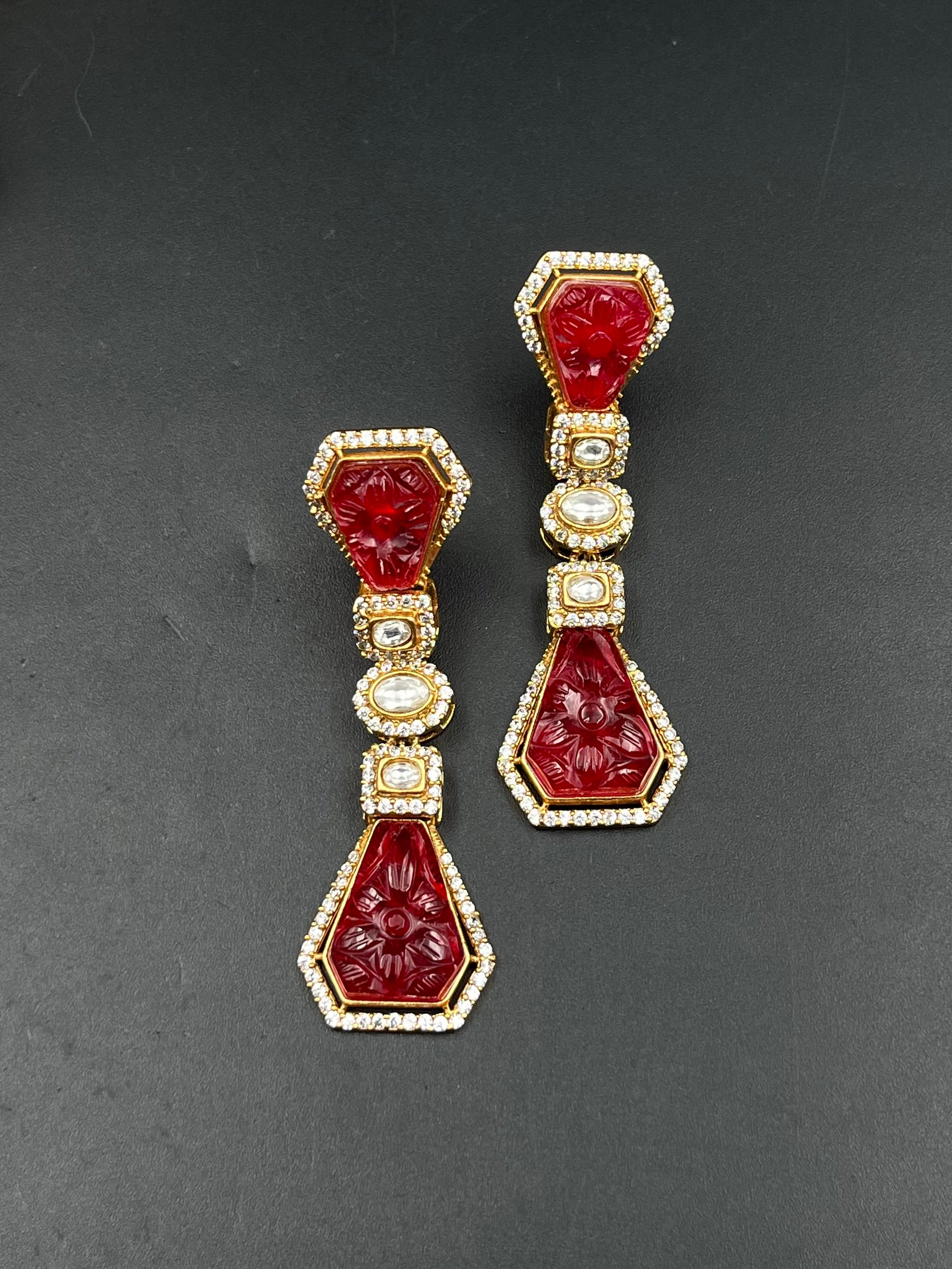 LIKA EARRING