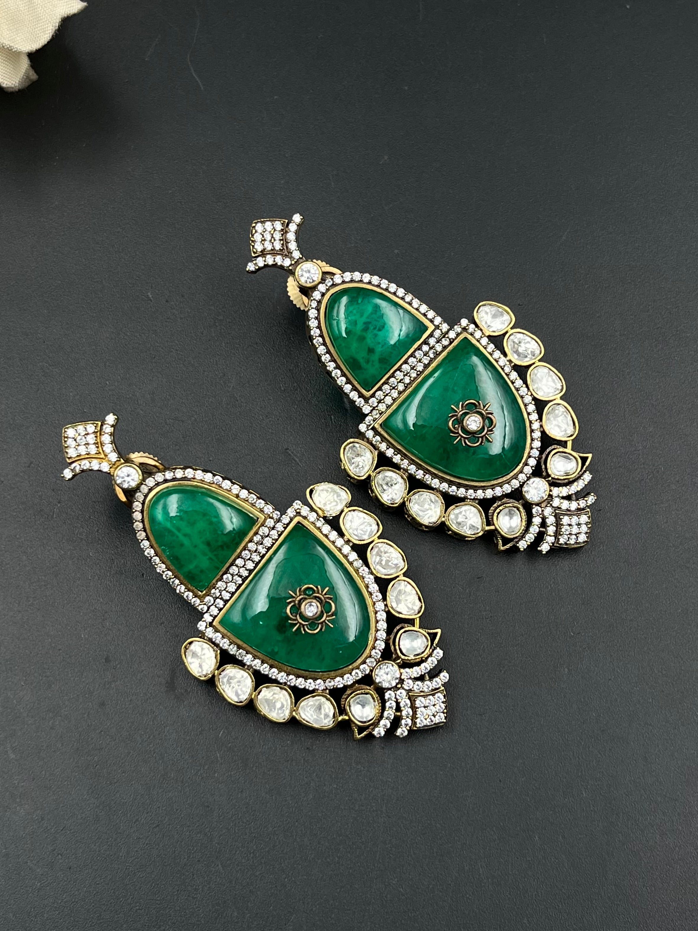 KRITI EARRING
