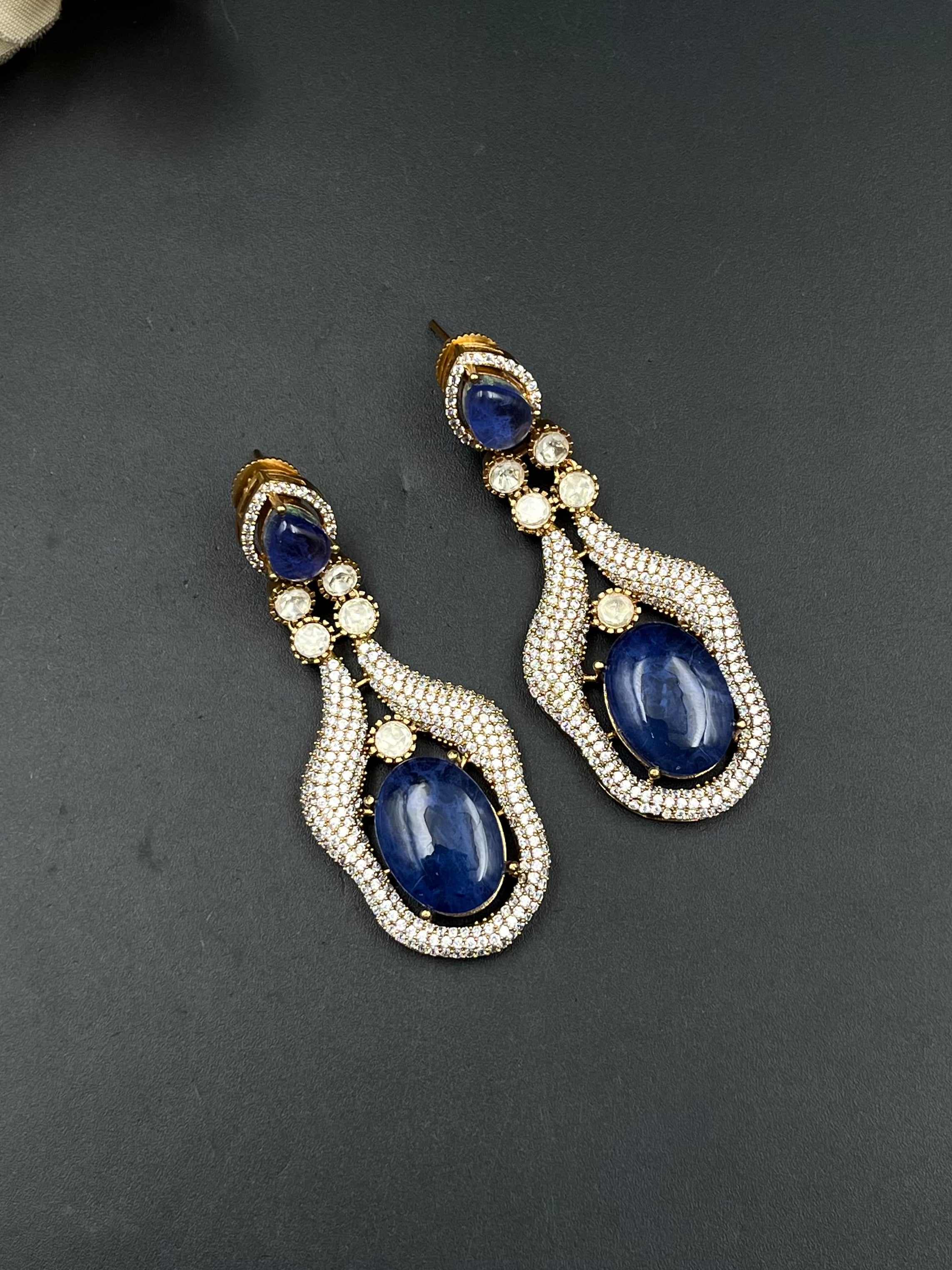 BIYU EARRING