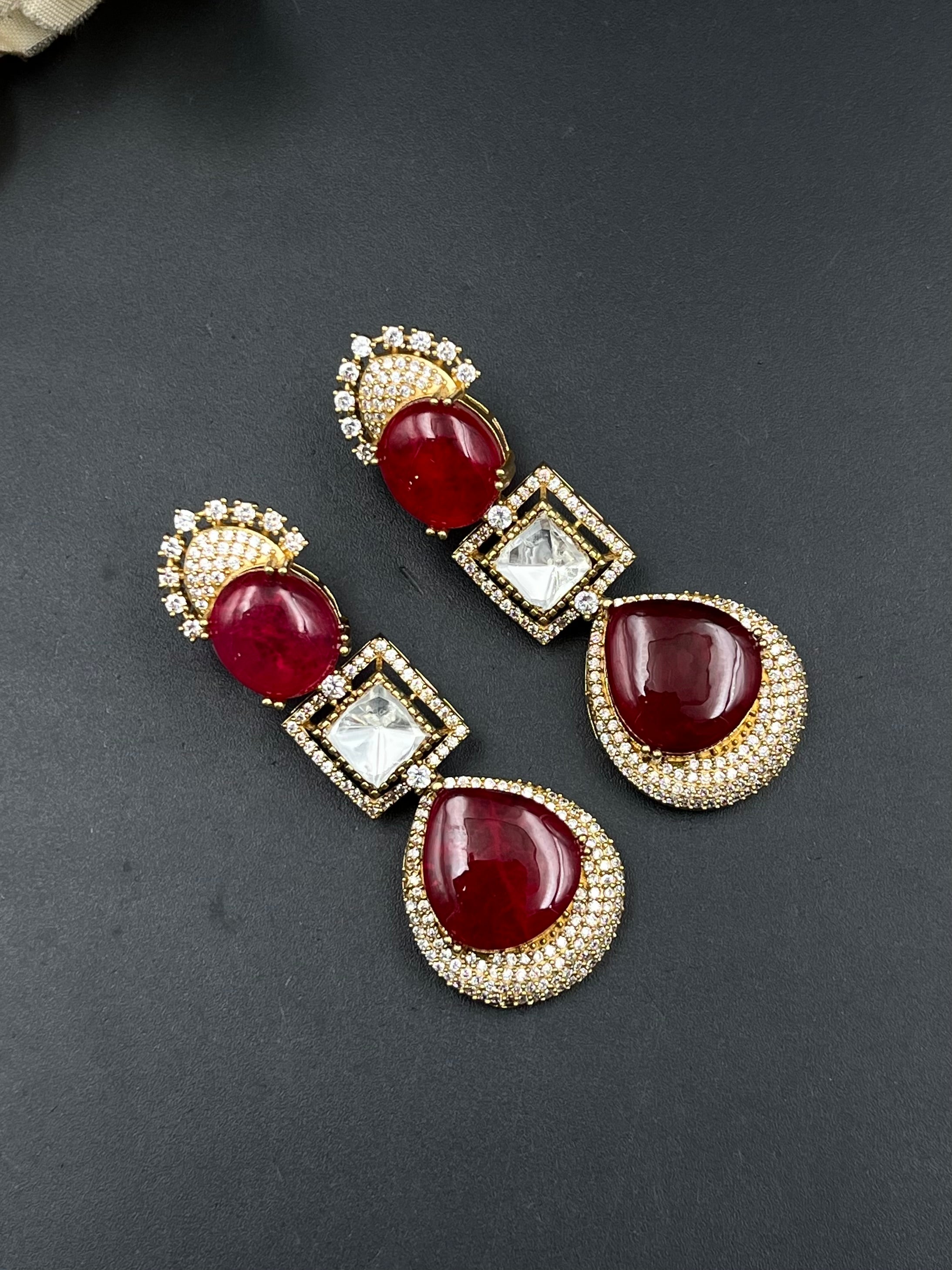 MIYA EARRING