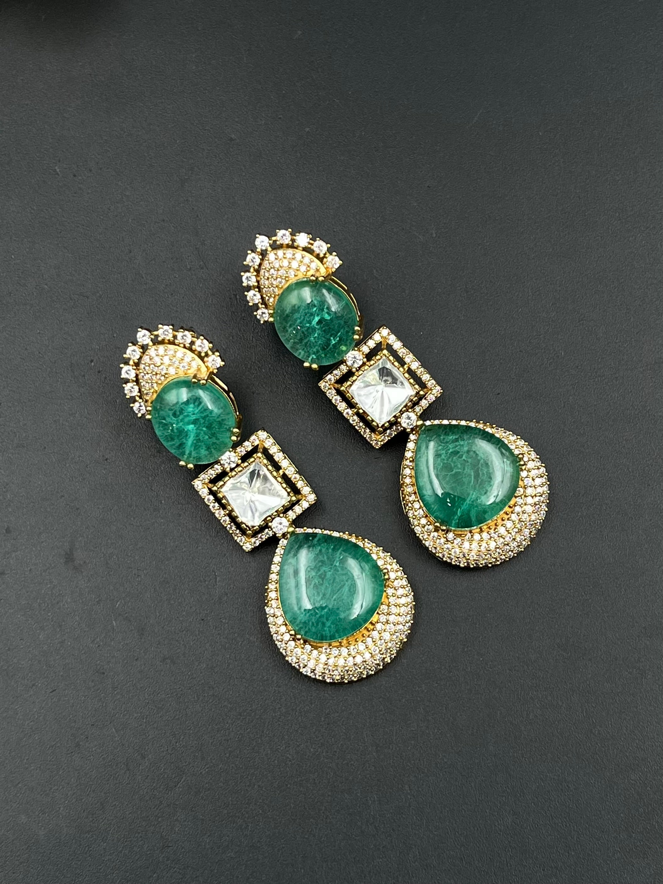MIYA EARRING