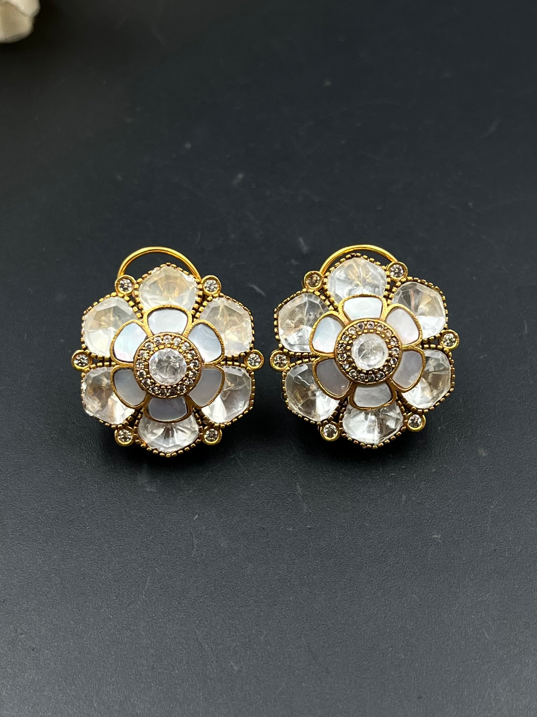 JIKA EARRING