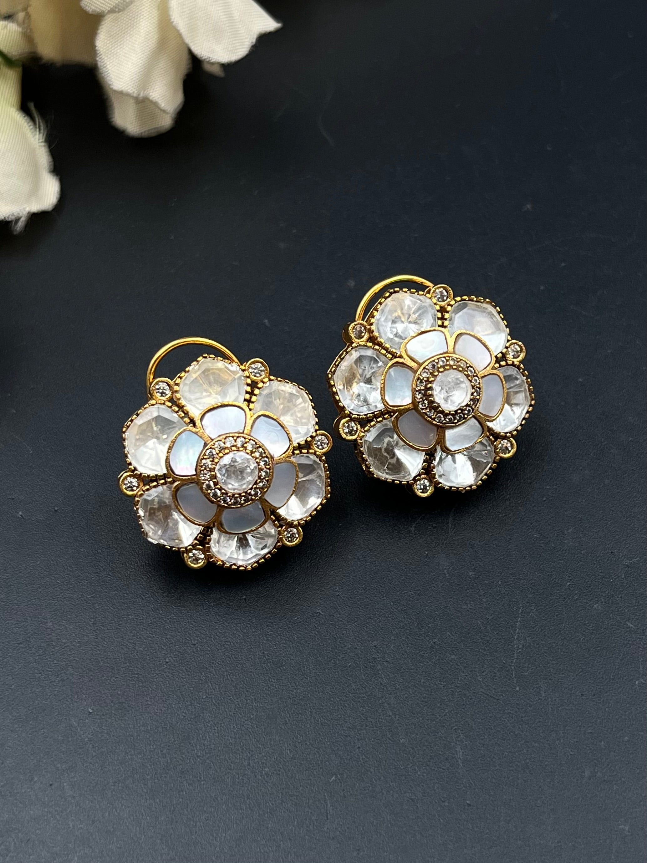 JIKA EARRING