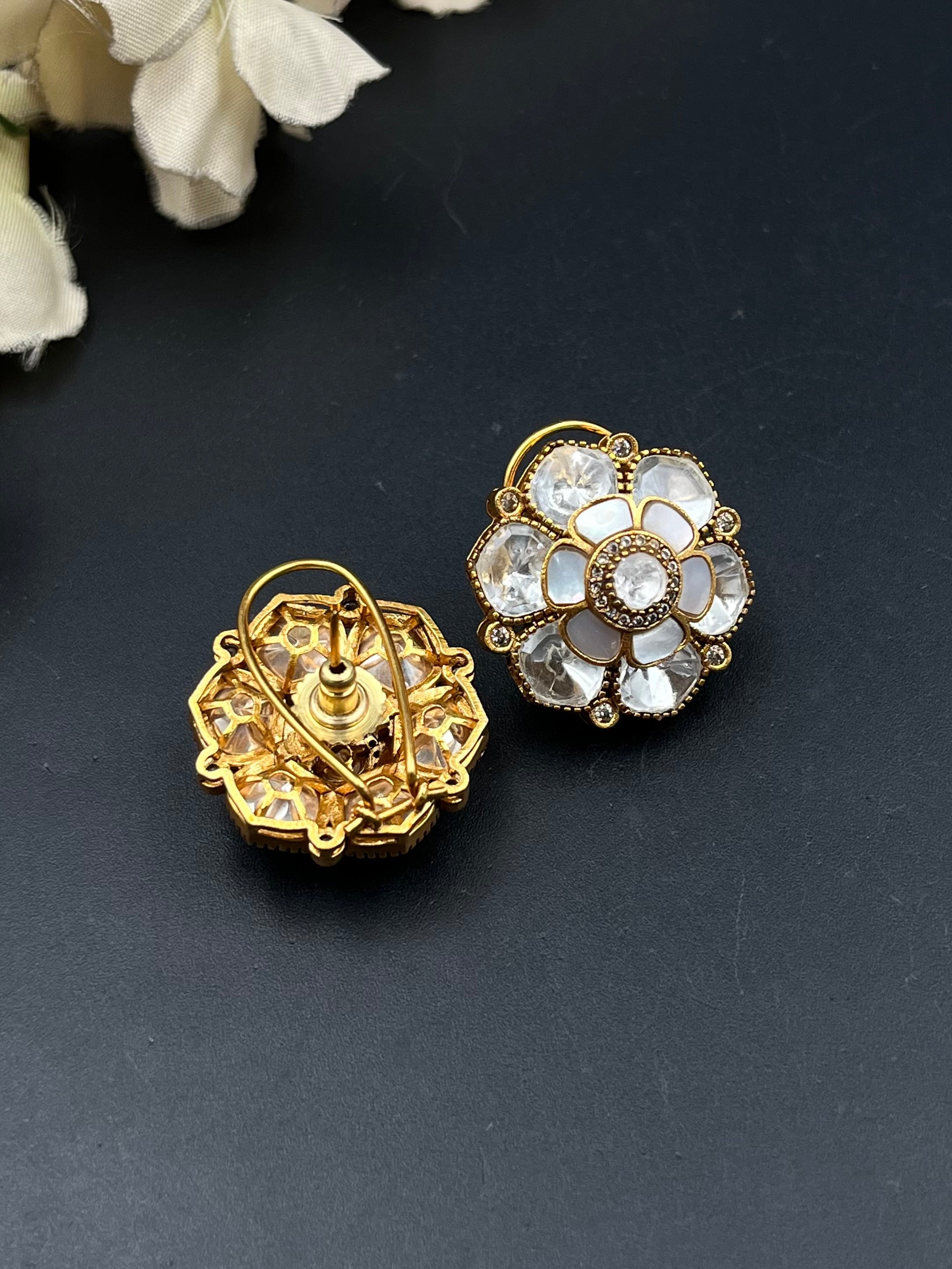 JIKA EARRING