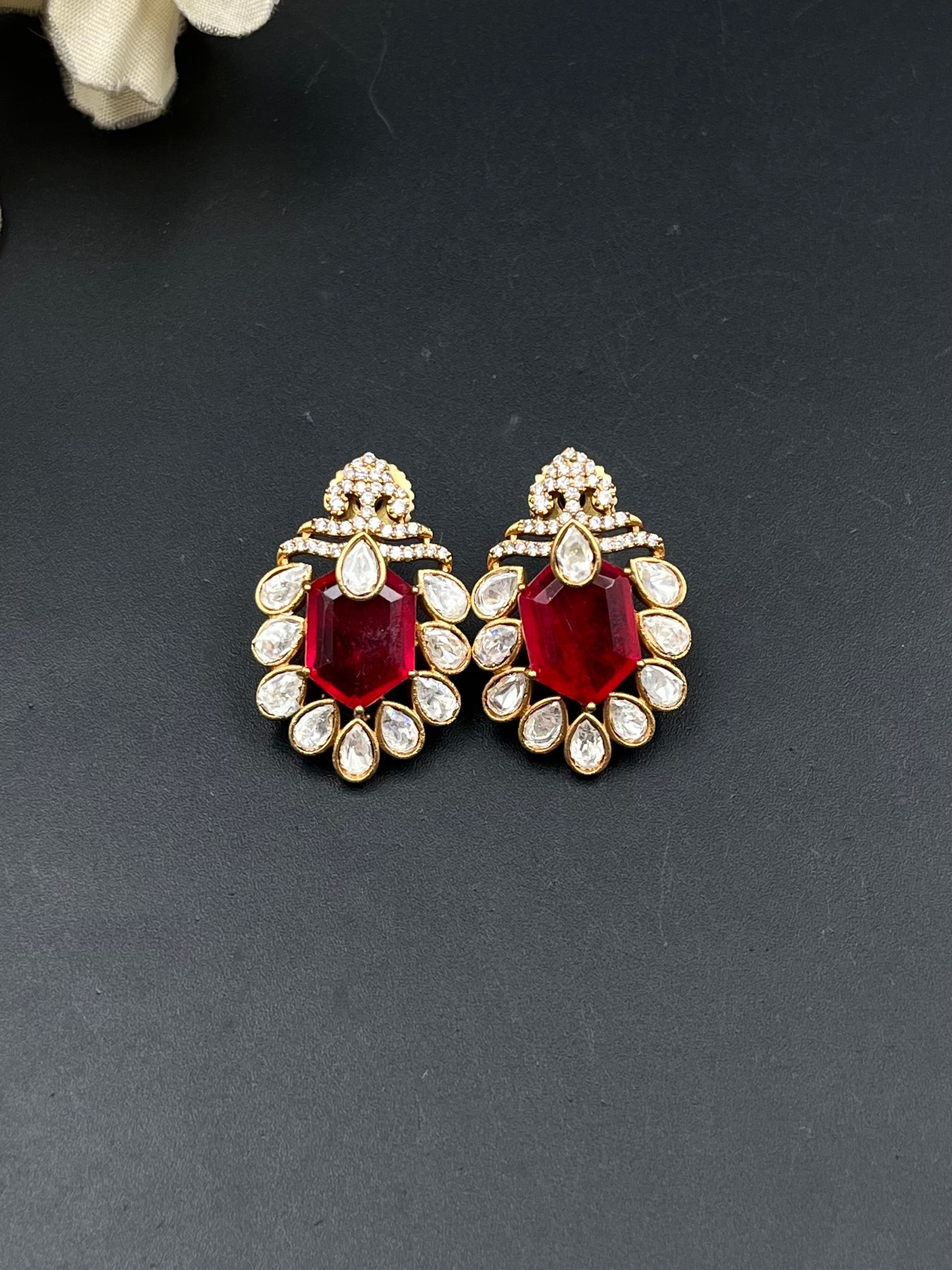 JKIA EARRING