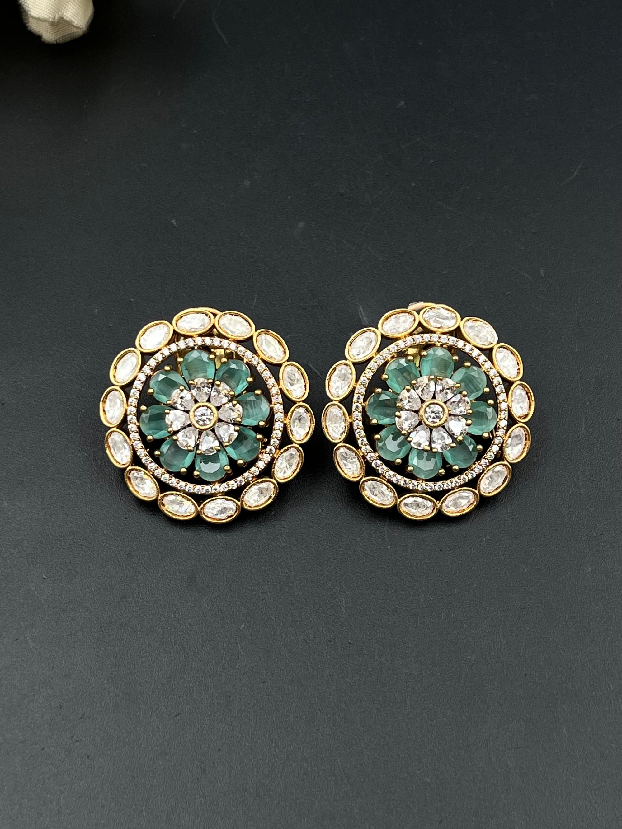 HITA EARRING