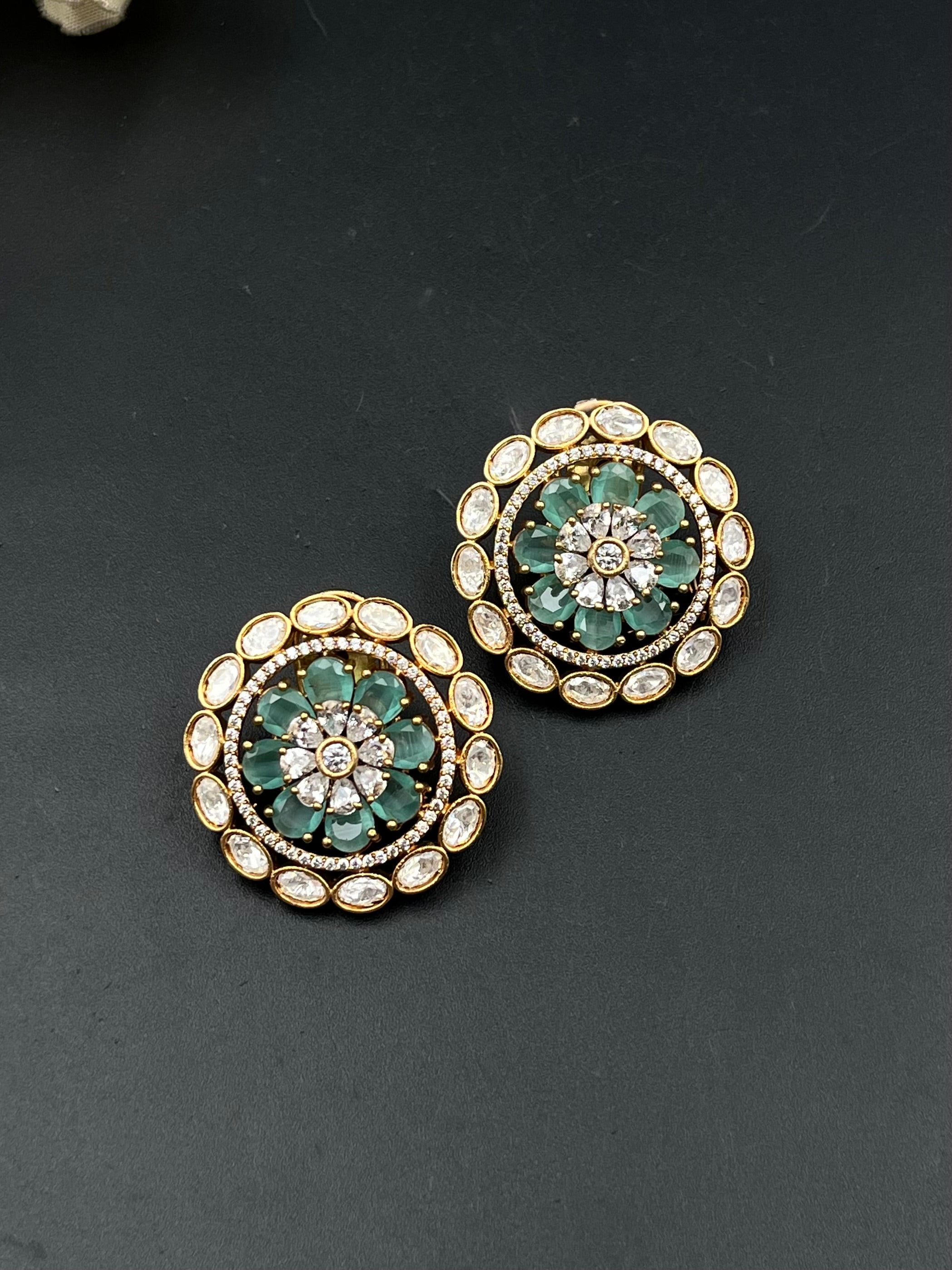 HITA EARRING
