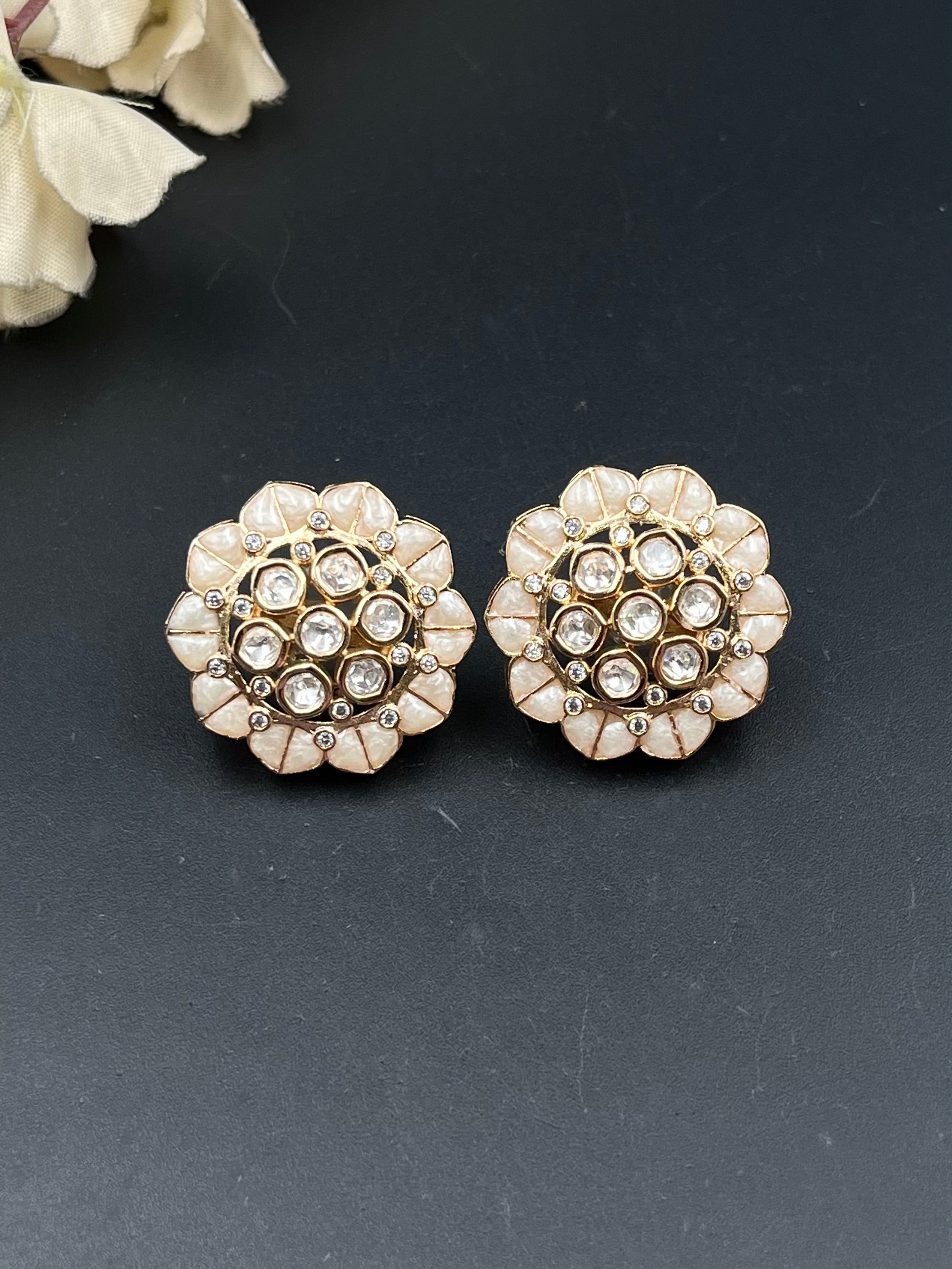 LOYI EARRING