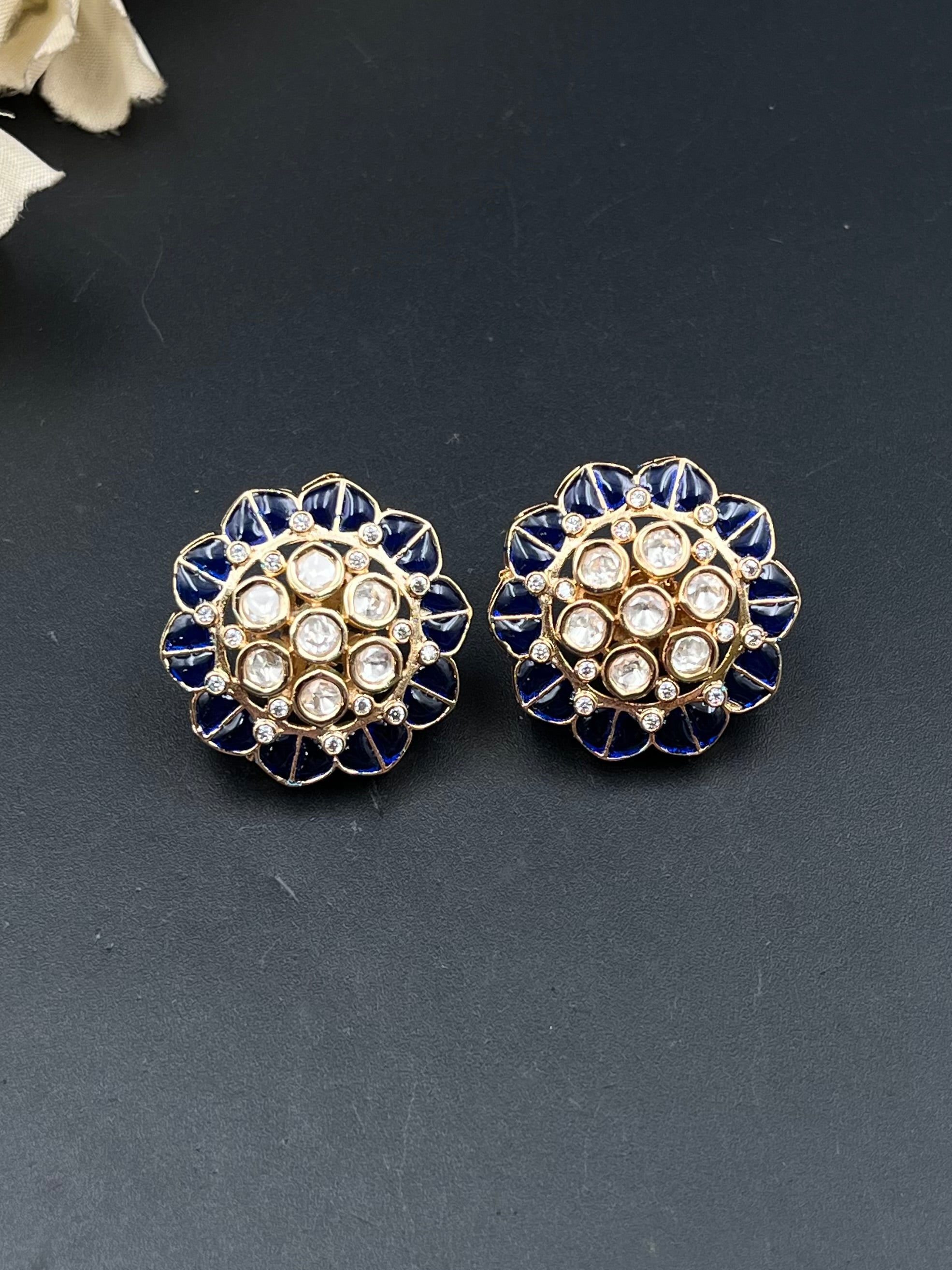 LOYI EARRING