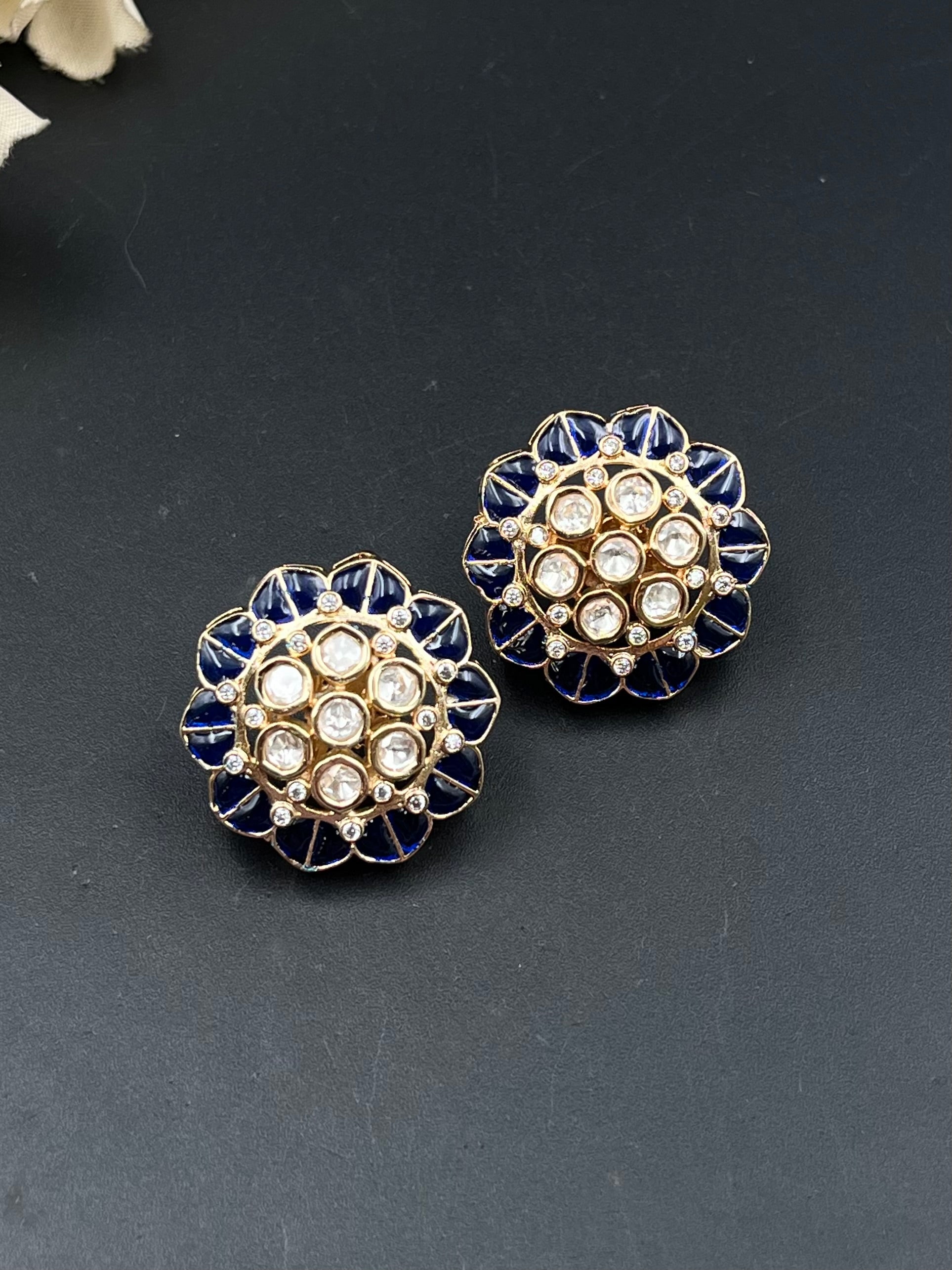 LOYI EARRING