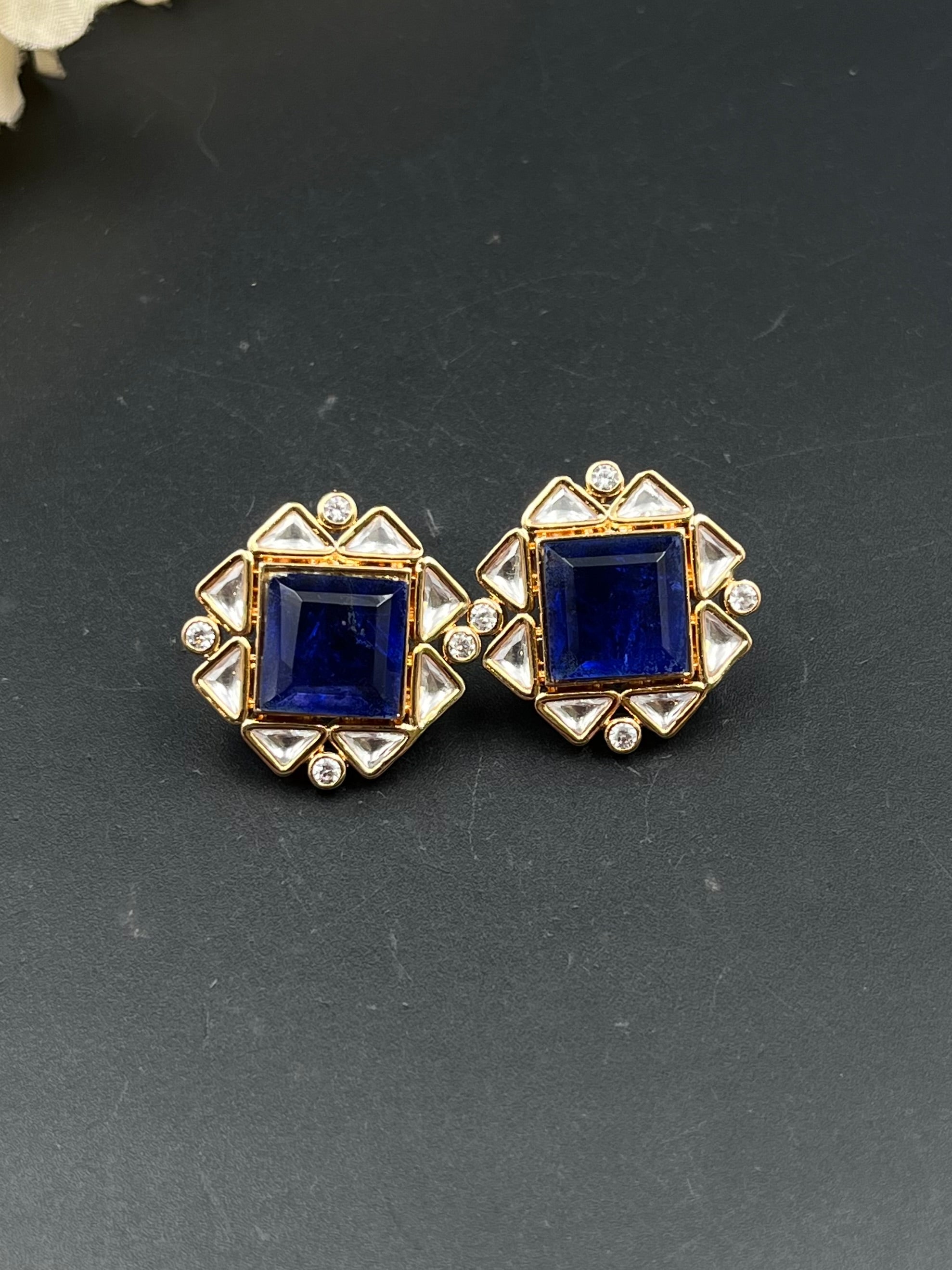 JAYA EARRING