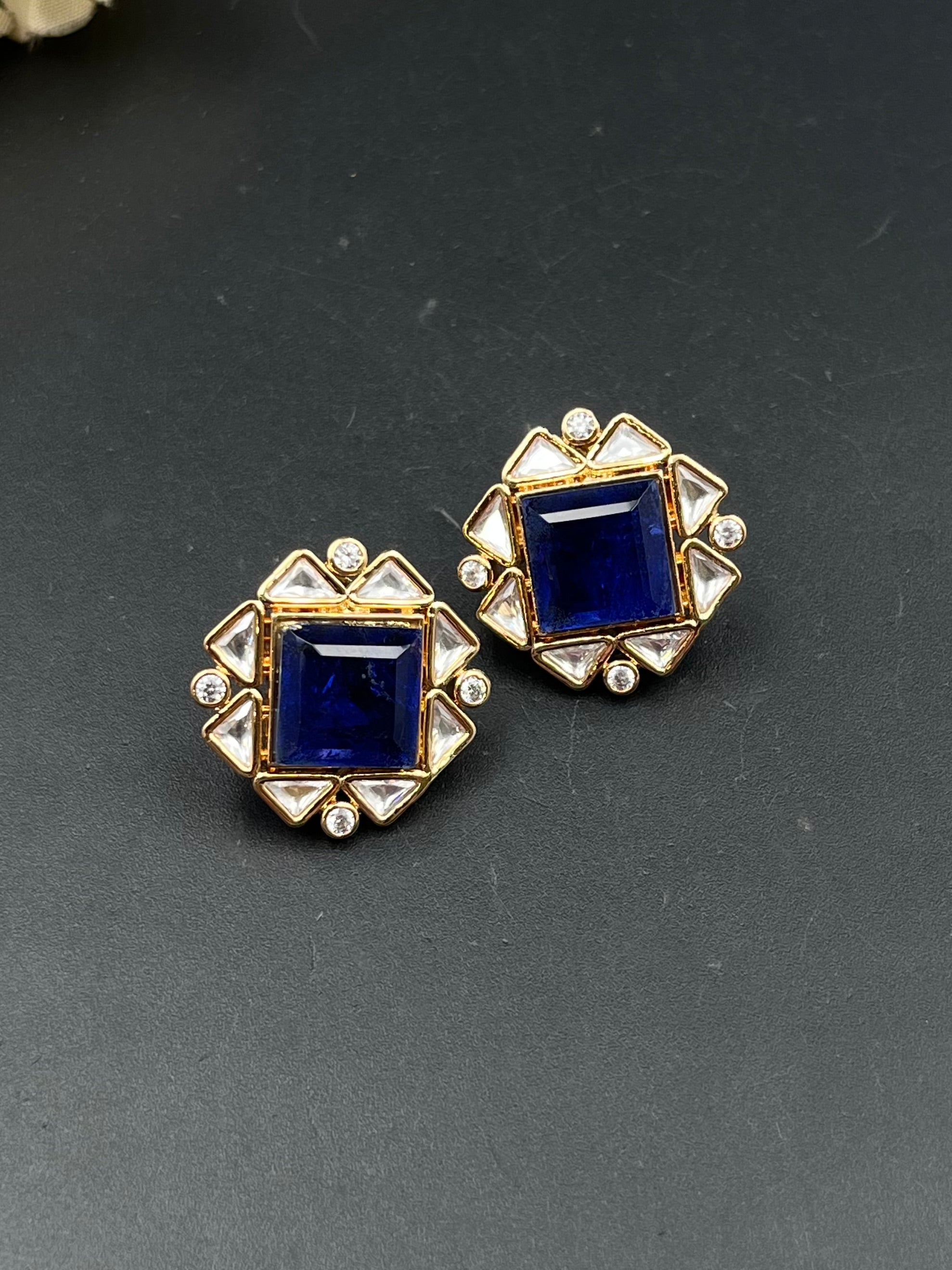 JAYA EARRING