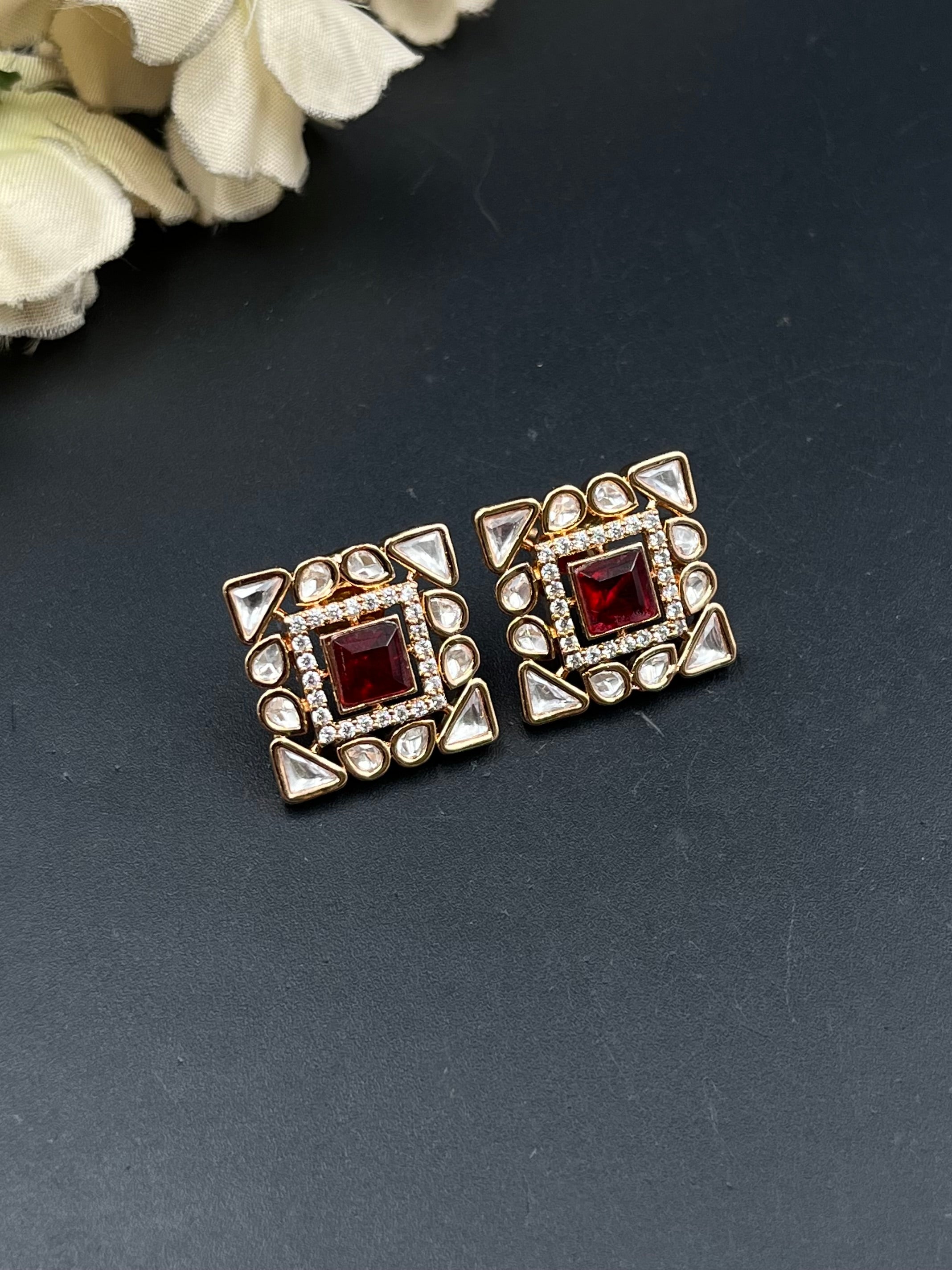 SISA EARRING