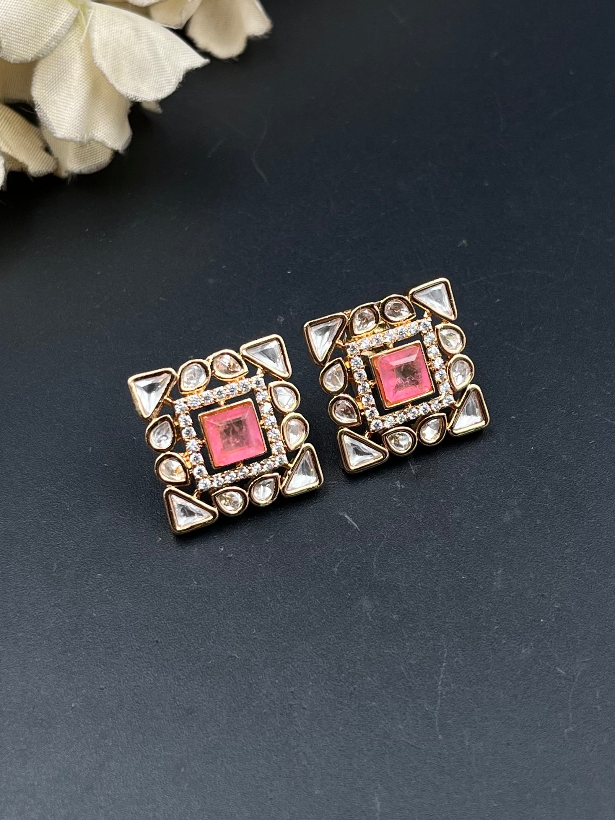 SISA EARRING