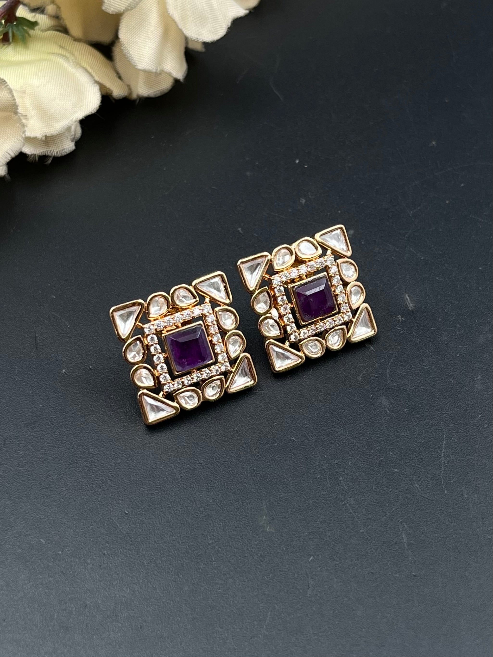 SISA EARRING