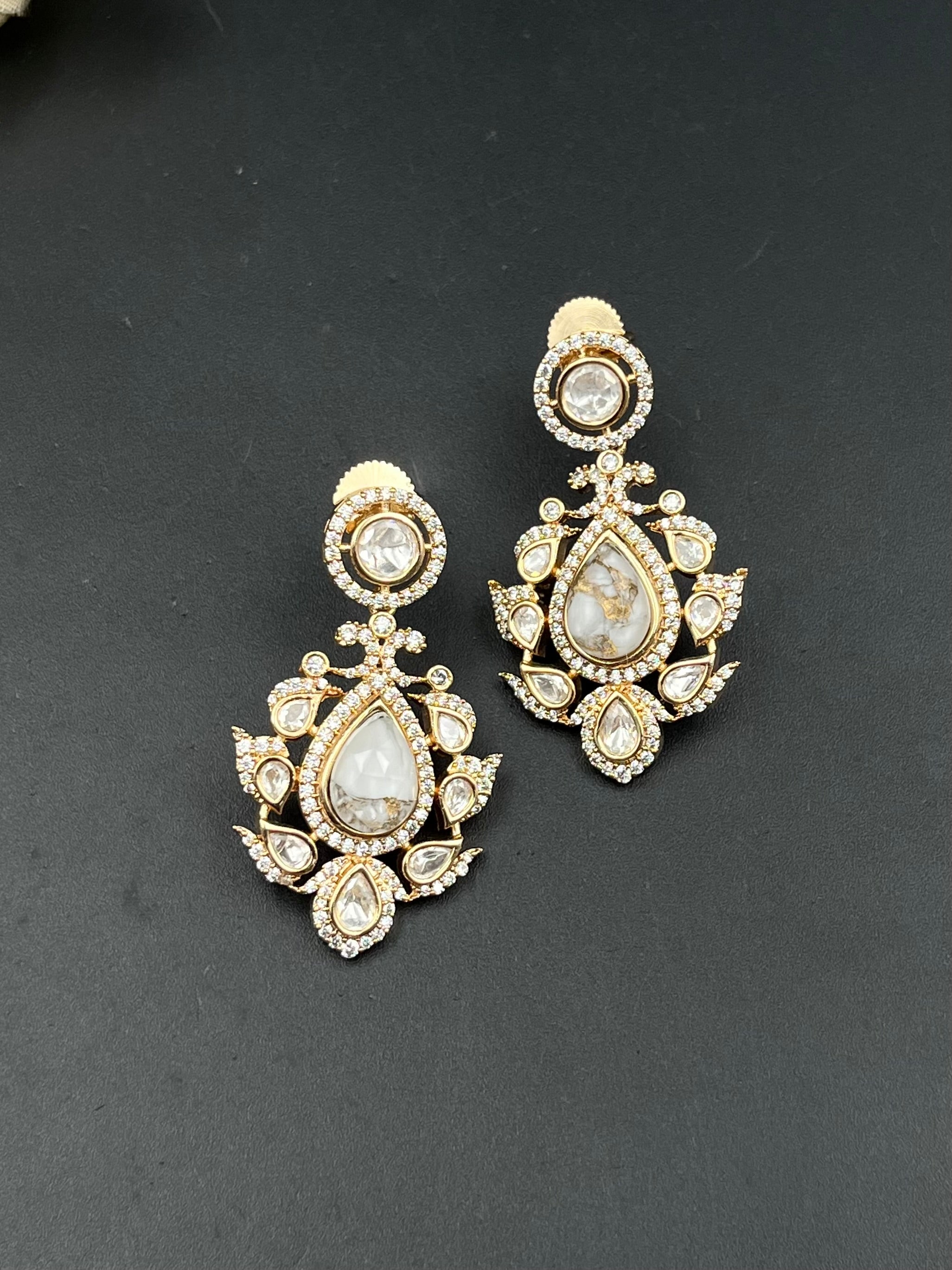 AASHA EARRING