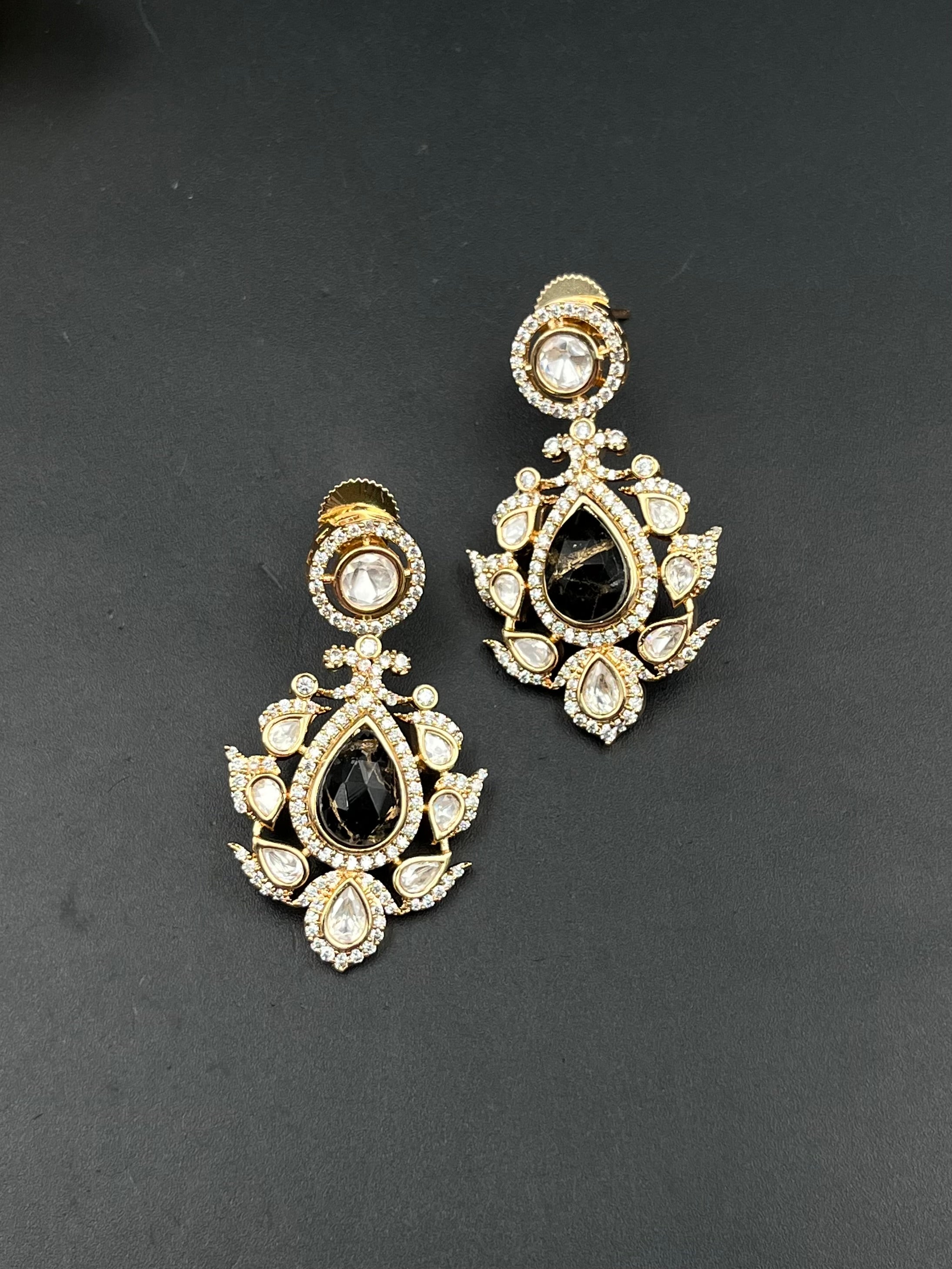 AASHA EARRING