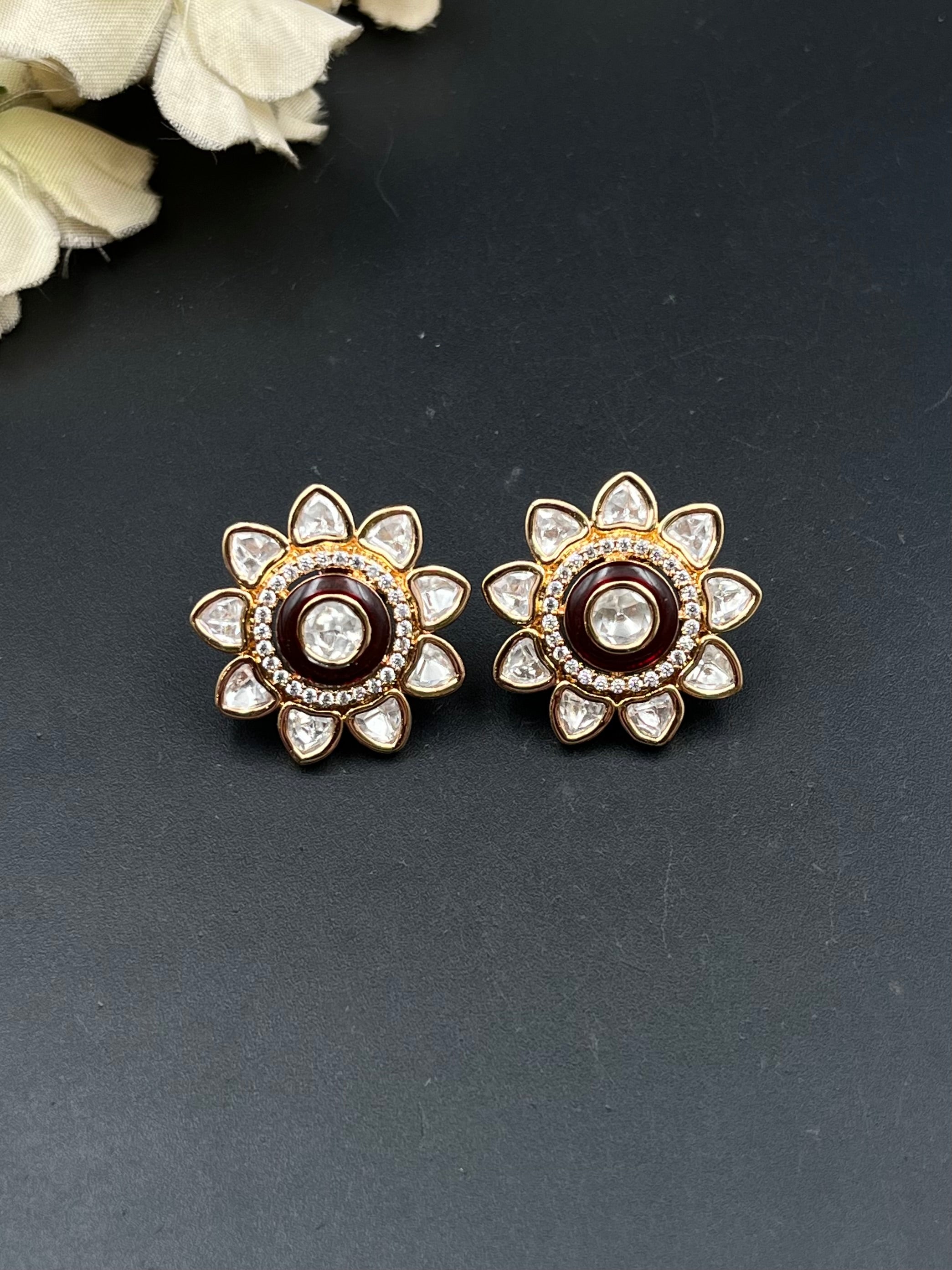 LARA EARRING