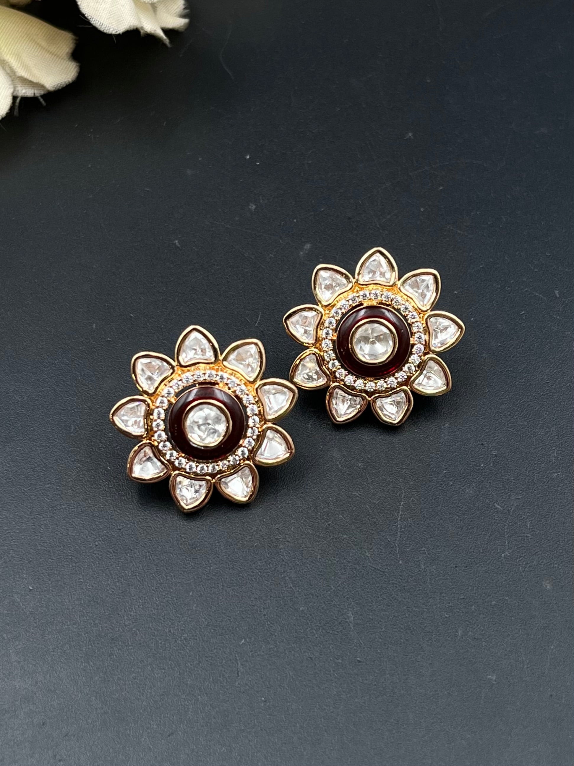 LARA EARRING