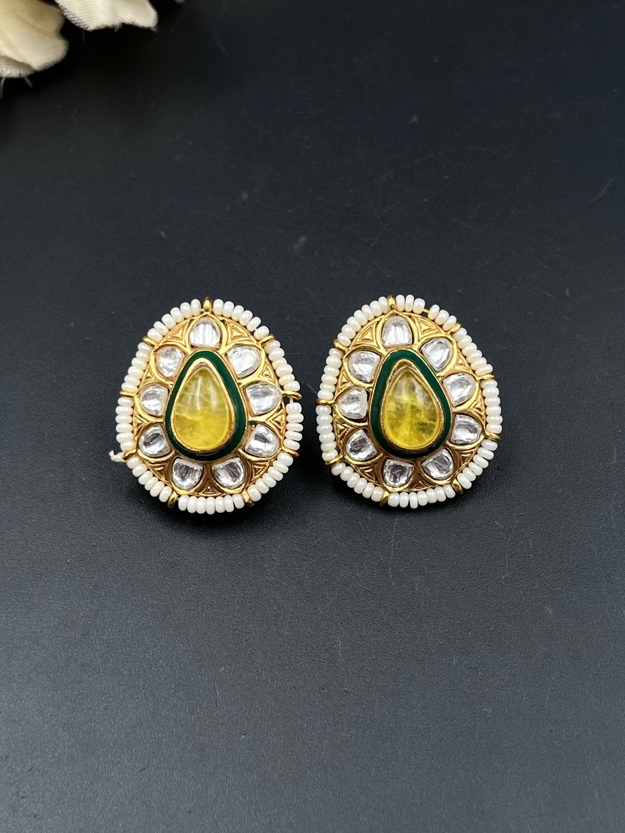HIYANA EARRING